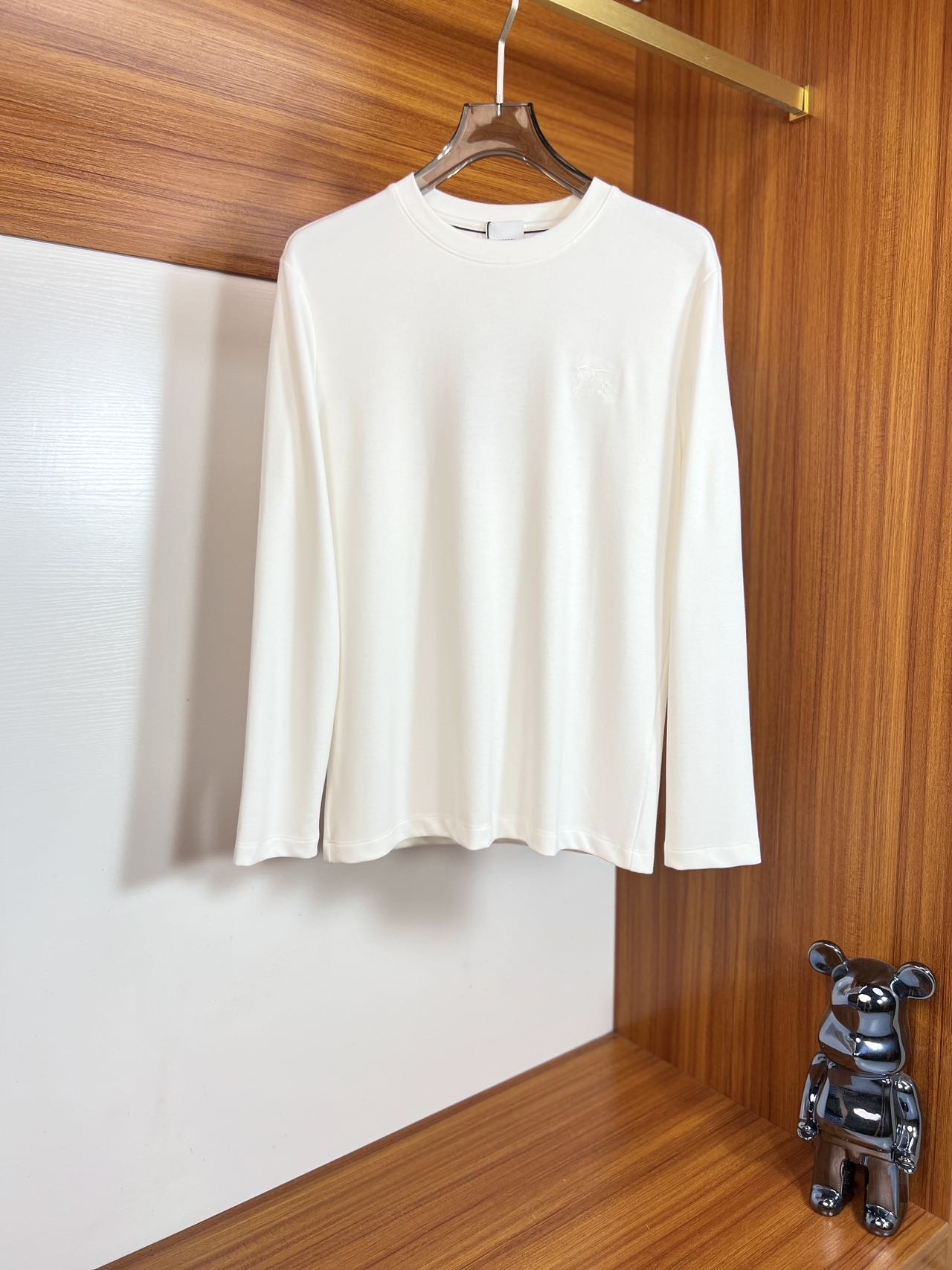 NO:522929,Burberry/Burberry New products for spring and summer 2025 are available in new products, complete three standards, long-sleeved T-shirt base shirt, good products do not need to be introduced too much, look at the details, counter number M-XXXL 175/140 Suggestions, burberry, burberry, tees, t-shirt, alexander wang19860909Burberry/巴宝莉 2025年春夏新品上新 三标齐全 长袖T恤打底衫 好货不用过多介绍 看细节 专柜码数M-XXXL 175/140建议L,,burberry,burberry,tees，t-shirt,alexander wang,Men's clothing