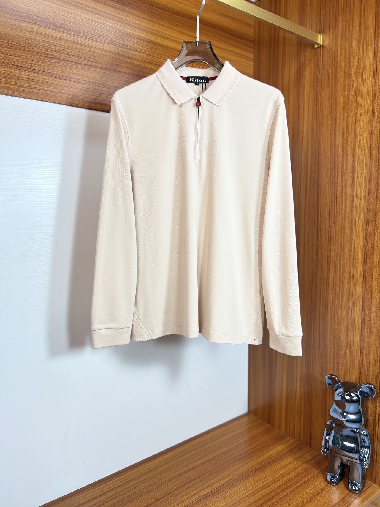 NO:540911,Kiton 2025 autumn and winter new product, complete three standards, long-sleeved polo shirt, good products, no need to introduce too much, look at the details, counter number M-3XL /140 suggestions L,,alexander wang19860909Kiton 2025秋冬新品 三标齐全 翻领长袖polo衫 好货不用过多介绍 看细节 专柜码数M-3XL /140建议L,,alexander wang,Men's clothing