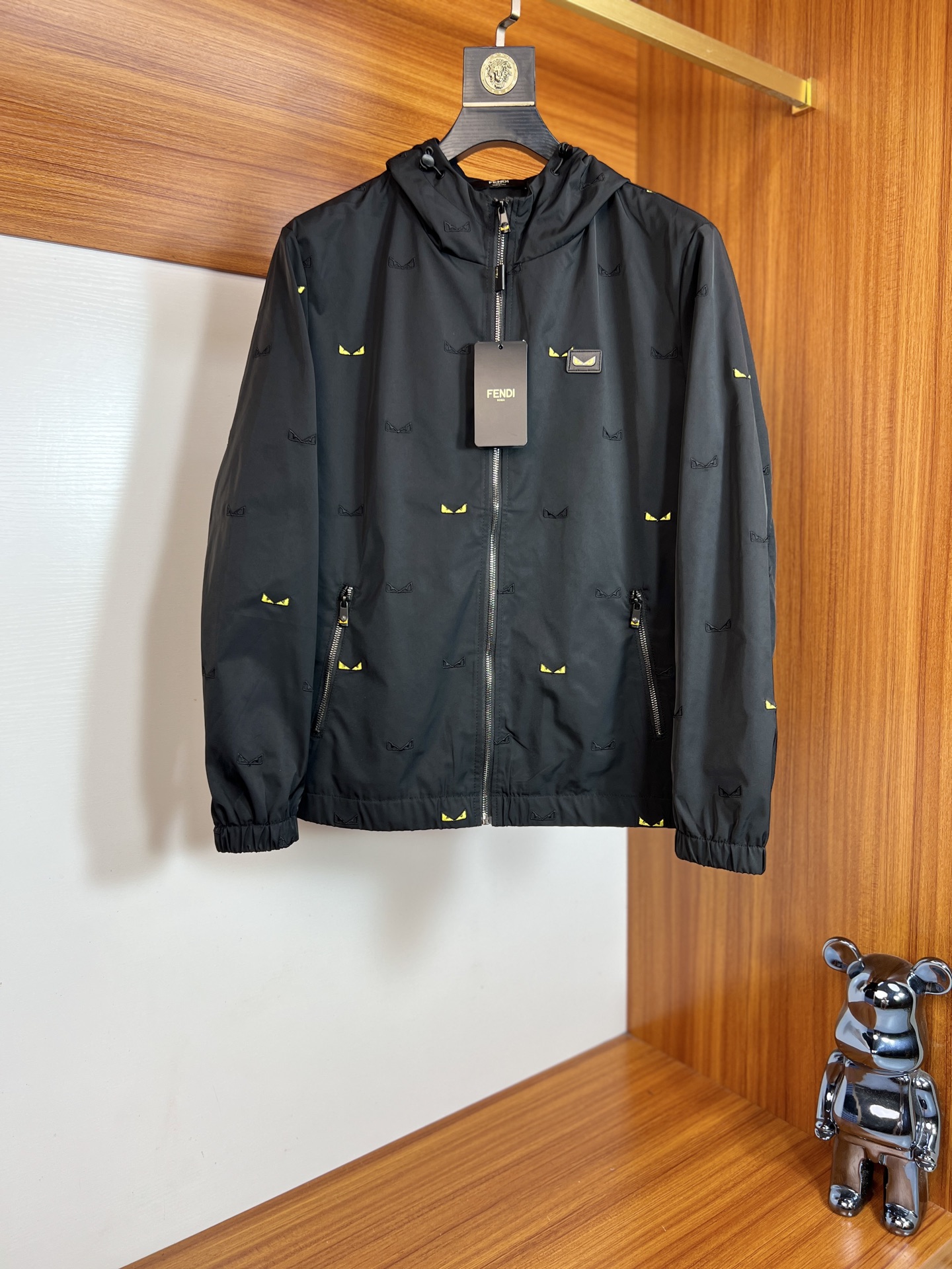 NO:566147,Fendi/Fendi has new products for autumn and winter, complete with three labels, jackets and coats. Good products need no introduction. Look at the details. Counter size M-XXXL 175/140 recommended L,,fendi,fendi,jackets & coats,jackets & coats,alexander wang19860909Fendi/芬迪 年秋冬新品上新 三标齐全 夹克外套 好货不用过多介绍 看细节 专柜码数M-XXXL 175/140建议L,,fendi,fendi,jackets & coats,jackets & coats,alexander wang,Men's clothing