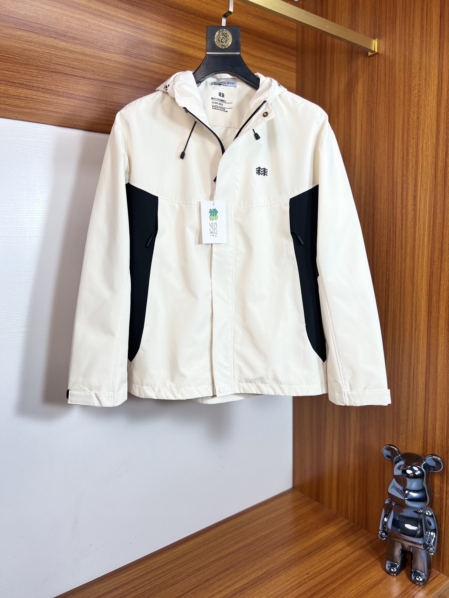 NO:566154,Clone, new products for autumn and winter, complete with three labels, jackets and coats, good products, no need to introduce too much, look at the details, counter size M-XXXL 175/140, recommended L,,jackets & coats,jackets & coats,alexander wang19860909克隆 年秋冬新品上新 三标齐全 夹克外套 好货不用过多介绍 看细节 专柜码数M-XXXL 175/140建议L,,jackets & coats,jackets & coats,alexander wang,Men's clothing