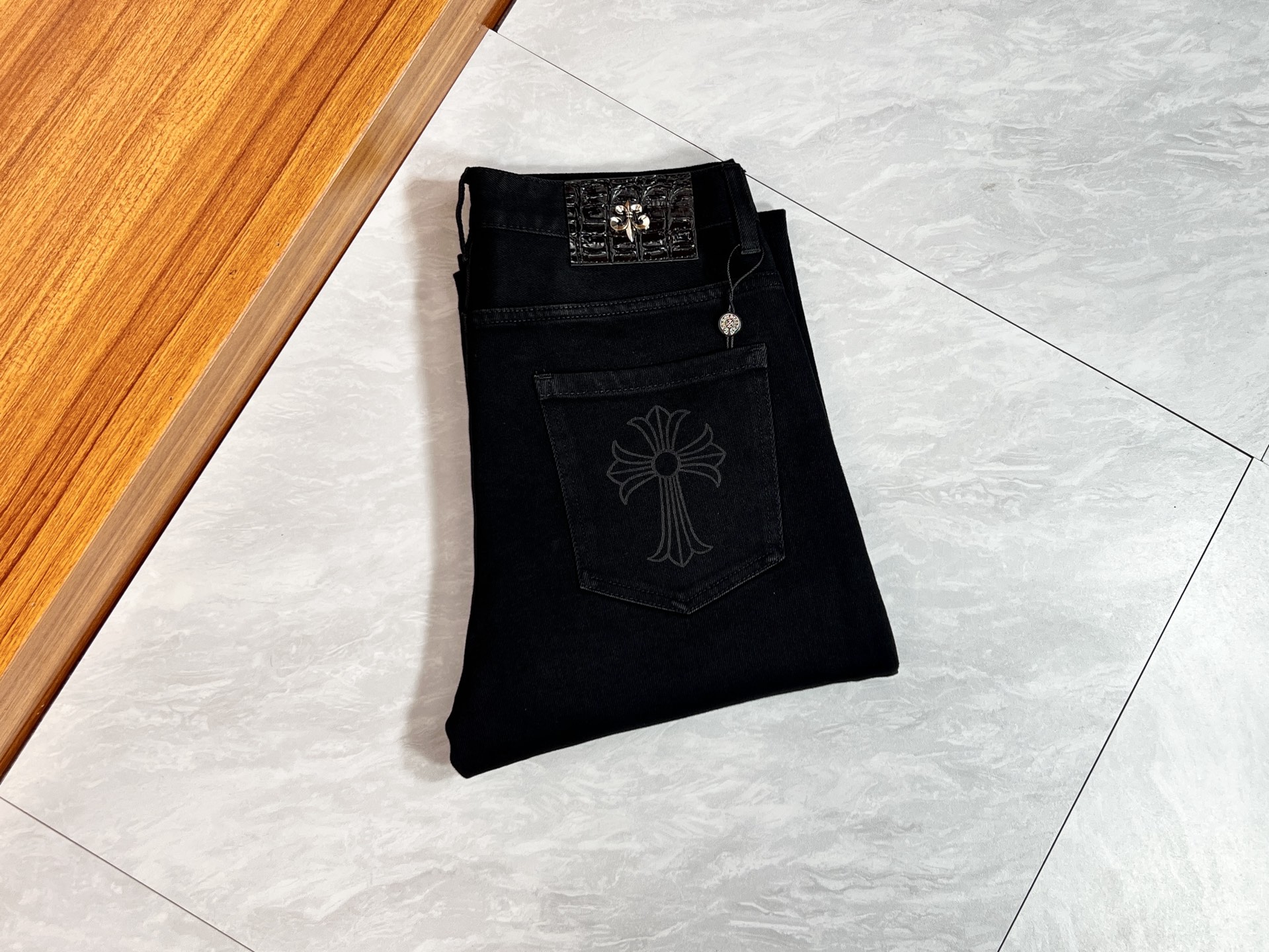 NO:571449,ch/Chrome Hearts 2025 Autumn and Winter New Products, Complete Three Labels, Jeans, Good Goods, No need to introduce too much, look at the details, Counter size 29-38/140 Upper body size 32,,chrome hearts,jeans,alexander wang19860909ch/克罗心 2025秋冬新品 三标齐全 牛仔裤 好货不用过多介绍 看细节 专柜码数29-38 /140上身32码,,chrome hearts,jeans,alexander wang,Men's clothing