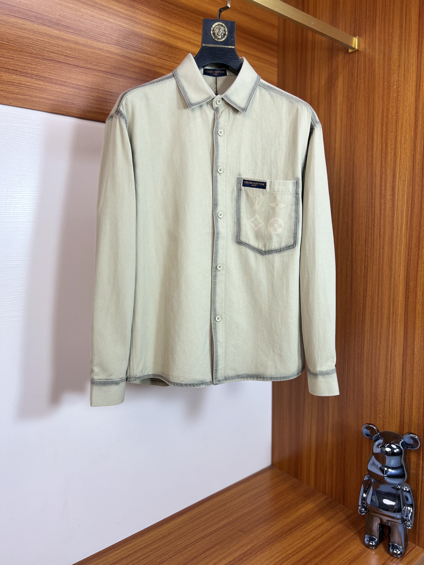 NO:524978,LV/Louis Vuitton 2025 autumn and winter new products are available, complete three standards, shirts, jackets, coats, good products, look at details, counter code M-XXXL 175/140 Suggestions,,louis vuitton,louis vuitton,jackets & coats,jackets & coats,shirts,alexander wang19860909LV/路易威登 2025年秋冬新品上新 三标齐全 衬衫 夹克外套 好货不用过多介绍 看细节 专柜码数M-XXXL 175/140建议L,,louis vuitton,louis vuitton,jackets & coats,jackets & coats,shirts,alexander wang,Men's clothing