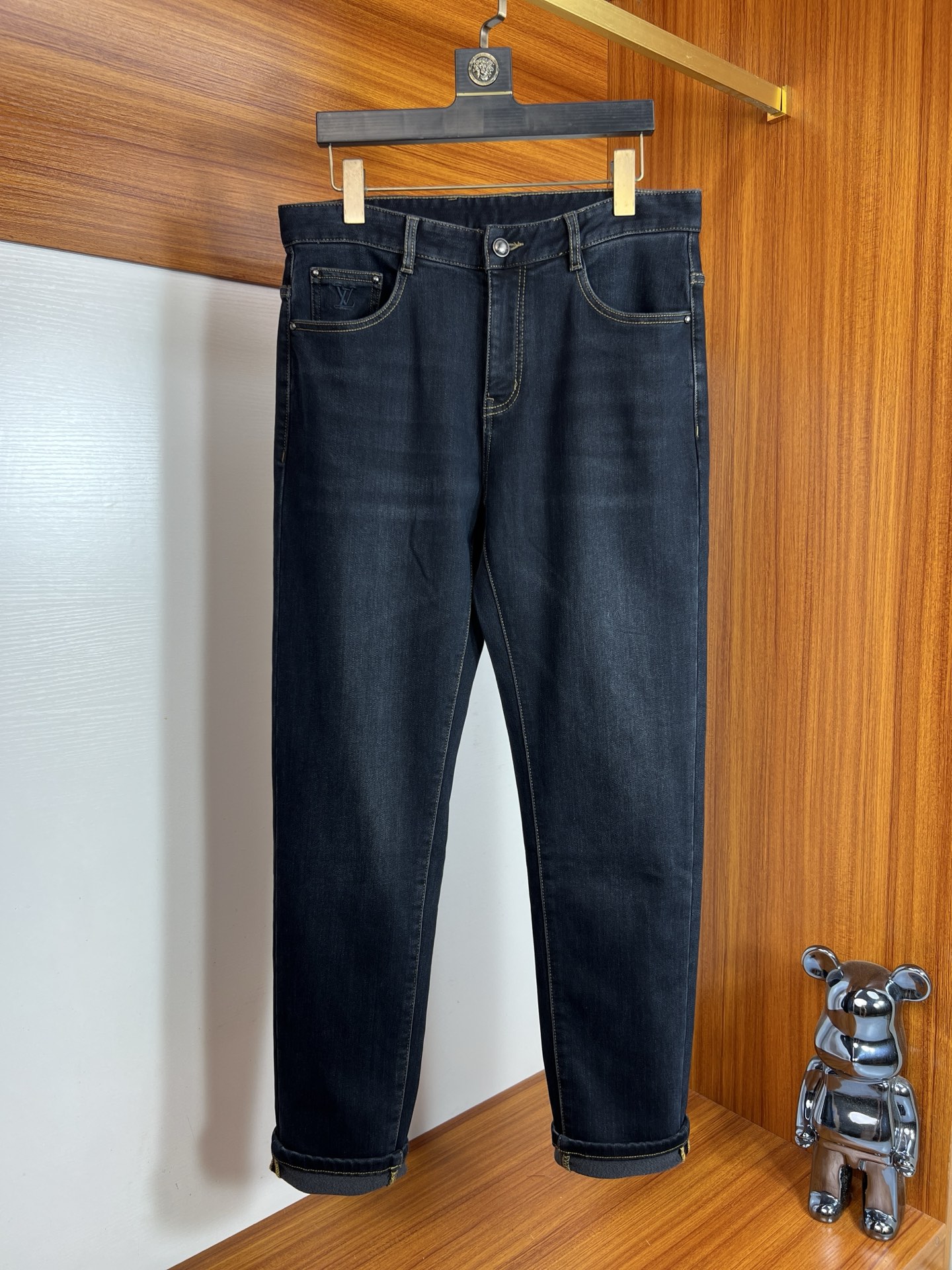 NO:550523,LV/Louis Vuitton 2025 autumn and winter new products, complete three standards, jeans, good products, don't need to be introduced too much, look at the details, counter code number 30-38 / 140 upper body 32,, louis vuitton, louis vuitton, jeans, alexander wang19860909LV/路易威登 2025秋冬新品 三标齐全 牛仔裤 好货不用过多介绍 看细节 专柜码数30-38 /140上身32码,,louis vuitton,louis vuitton,jeans,alexander wang,Men's clothing