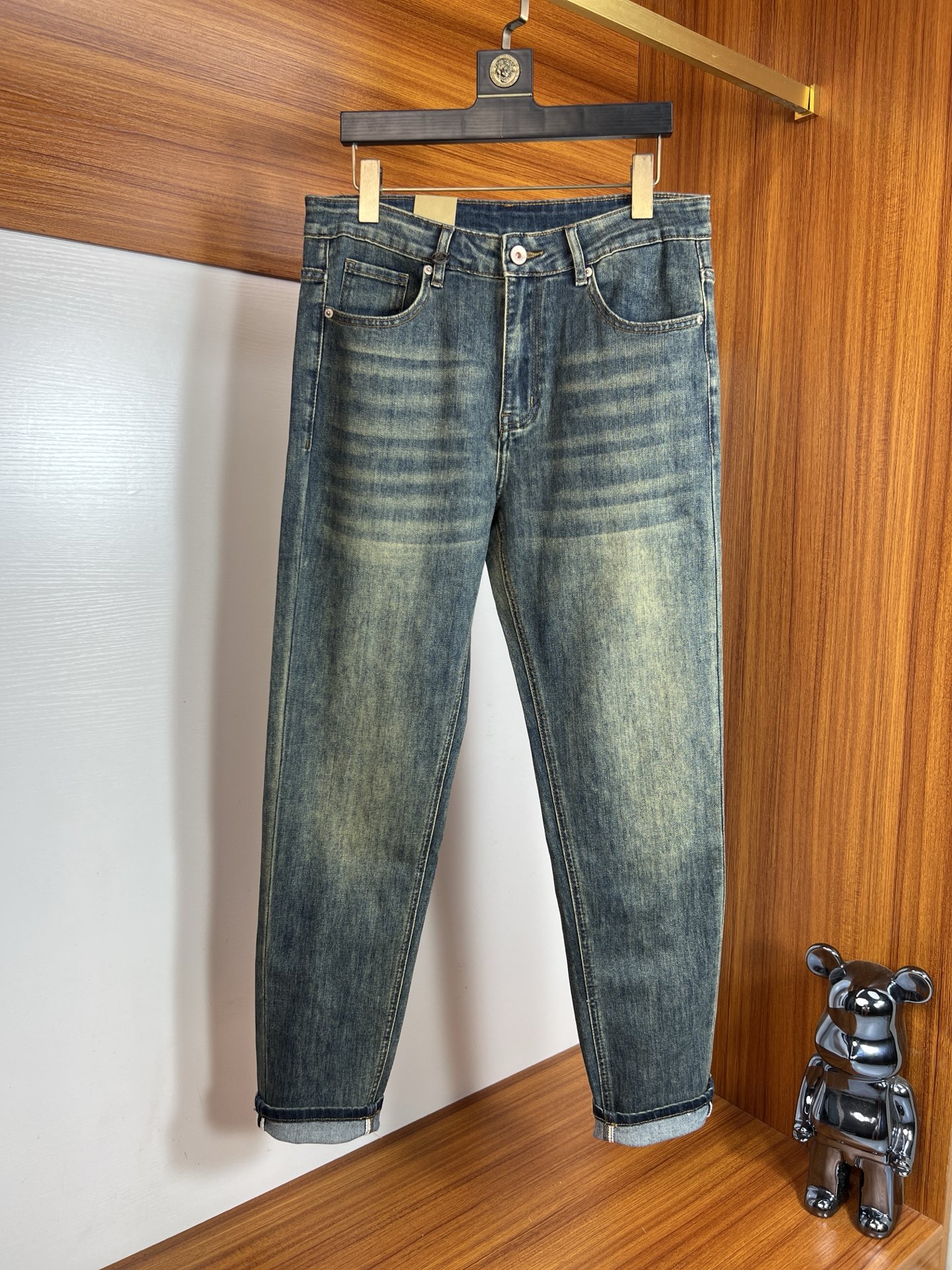 NO:527134,Burberry/Burberry 2025 autumn and winter new products, complete three standards, jeans, good products, don't need to introduce too much, look at the details, counter number 29-38, 175/140, upper body 32,,burberry,burberry,jeans,alexander wang19860909Burberry/巴宝莉 2025秋冬新品 三标齐全 牛仔裤 好货不用过多介绍 看细节 专柜码数29-38 175/140上身32码,,burberry,burberry,jeans,alexander wang,Men's clothing