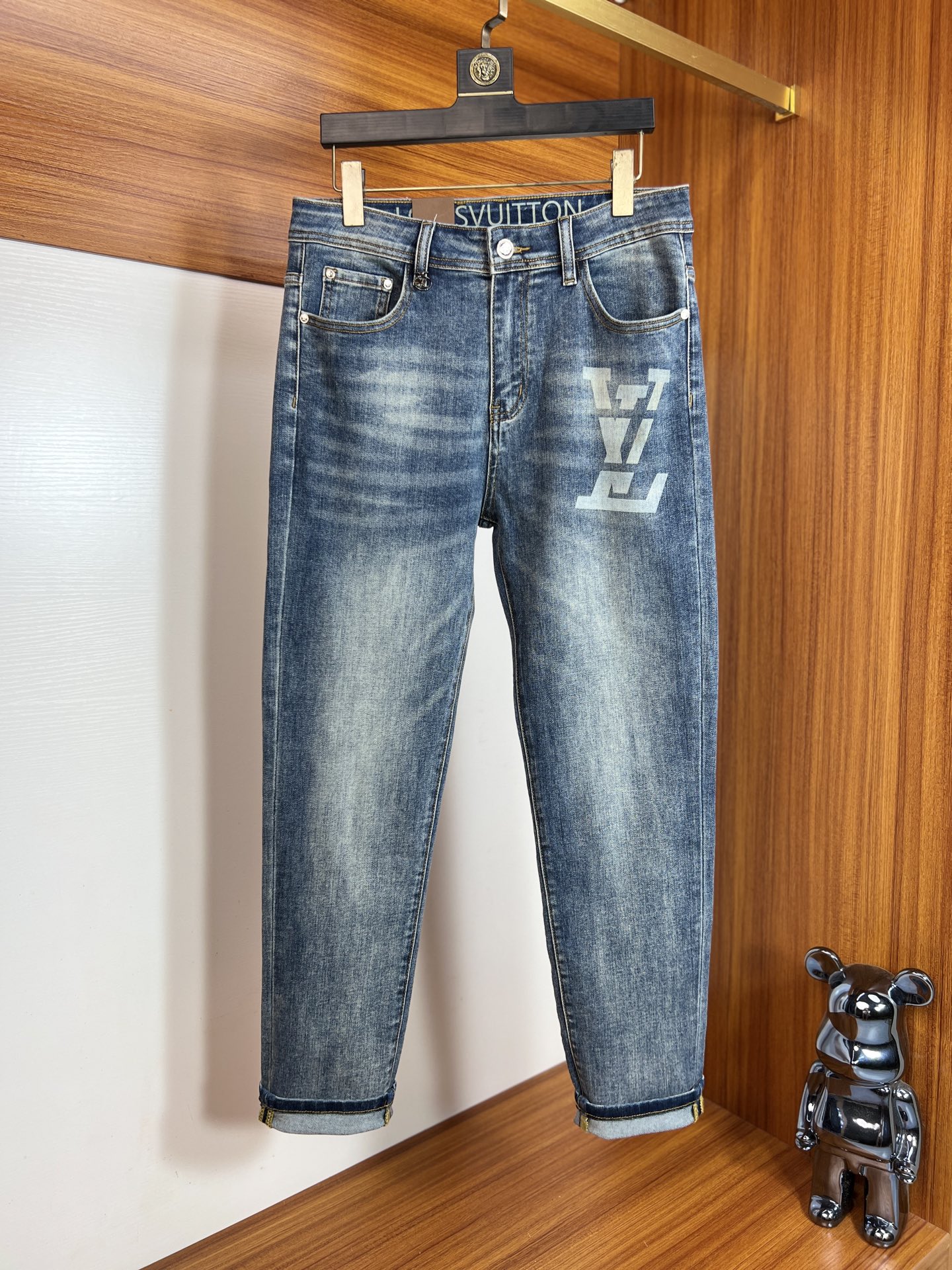 NO:526049,LV/Louis Vuitton 2025 autumn and winter new products, complete three standards, jeans, good products, don't need to be introduced too much, look at the details, counter code number 29-38 175/140 upper body 32,,louis vuitton,louis vuitton,jeans,alexander wang19860909LV/路易威登 2025秋冬新品 三标齐全 牛仔裤 好货不用过多介绍 看细节 专柜码数29-38 175/140上身32码,,louis vuitton,louis vuitton,jeans,alexander wang,Men's clothing