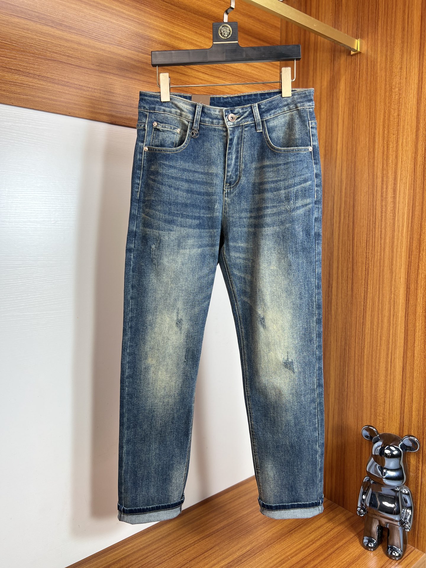 NO:526041,LV/Louis Vuitton 2025 autumn and winter new products, complete three standards, jeans, good products, don't need to be introduced too much, look at the details, counter code number 29-38 175/140 upper body 32,,louis vuitton,louis vuitton,jeans,alexander wang19860909LV/路易威登 2025秋冬新品 三标齐全 牛仔裤 好货不用过多介绍 看细节 专柜码数29-38 175/140上身32码,,louis vuitton,louis vuitton,jeans,alexander wang,Men's clothing