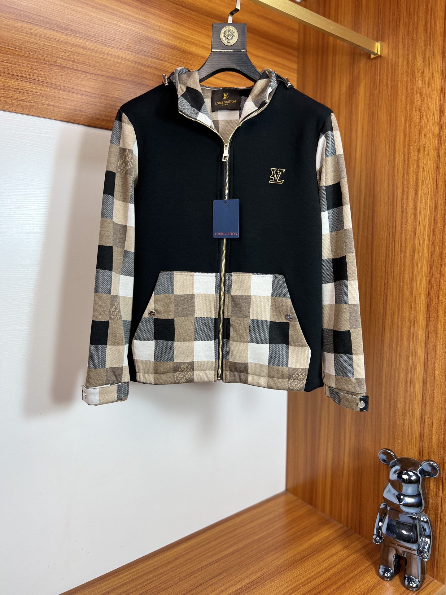 NO:527142,LV/Louis Vuitton 2025 autumn and winter new products are available, three standards are complete, jackets and jackets, don’t need to introduce too much, look at the details, counter code M-XXXL 175/140 Suggestions,,louis vuitton,louis vuitton,jackets & coats,jackets & coats,alexander wang19860909LV/路易威登 2025年秋冬新品上新 三标齐全 夹克外套 好货不用过多介绍 看细节 专柜码数M-XXXL 175/140建议L,,louis vuitton,louis vuitton,jackets & coats,jackets & coats,alexander wang,Men's clothing