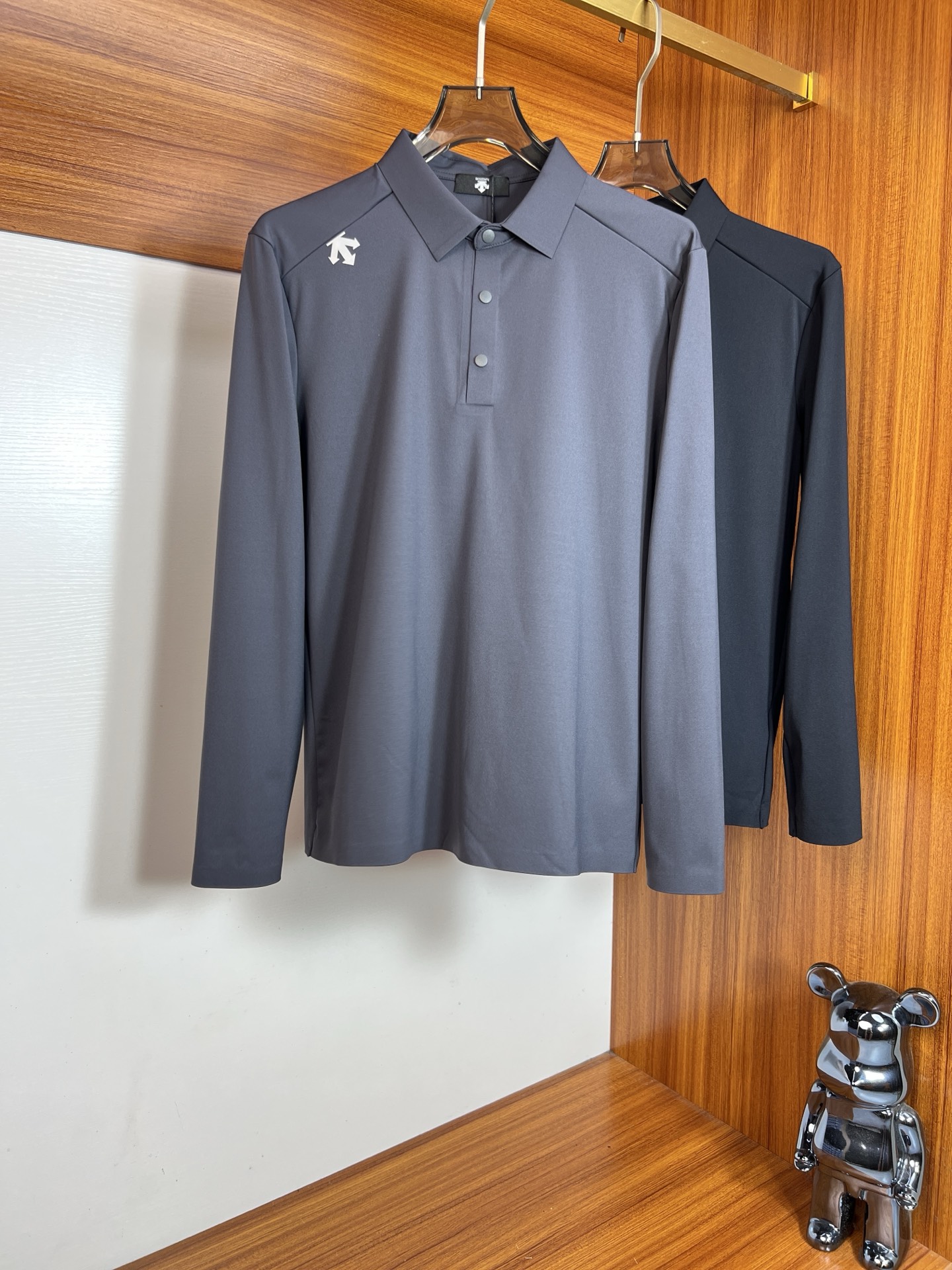 NO:527147,DiSanter 2025 autumn and winter new products are available, complete three standards, lapel short-sleeved POLO shirt, good products do not need to be introduced too much, look at the details, counter number M-XXXL 175/140 Suggestions L, T-shirt, alexander wang19860909迪桑特 2025年秋冬新品上新 三标齐全 翻领短袖POLO衫 好货不用过多介绍 看细节 专柜码数M-XXXL 175/140建议L,,T-shirt,alexander wang,Men's clothing