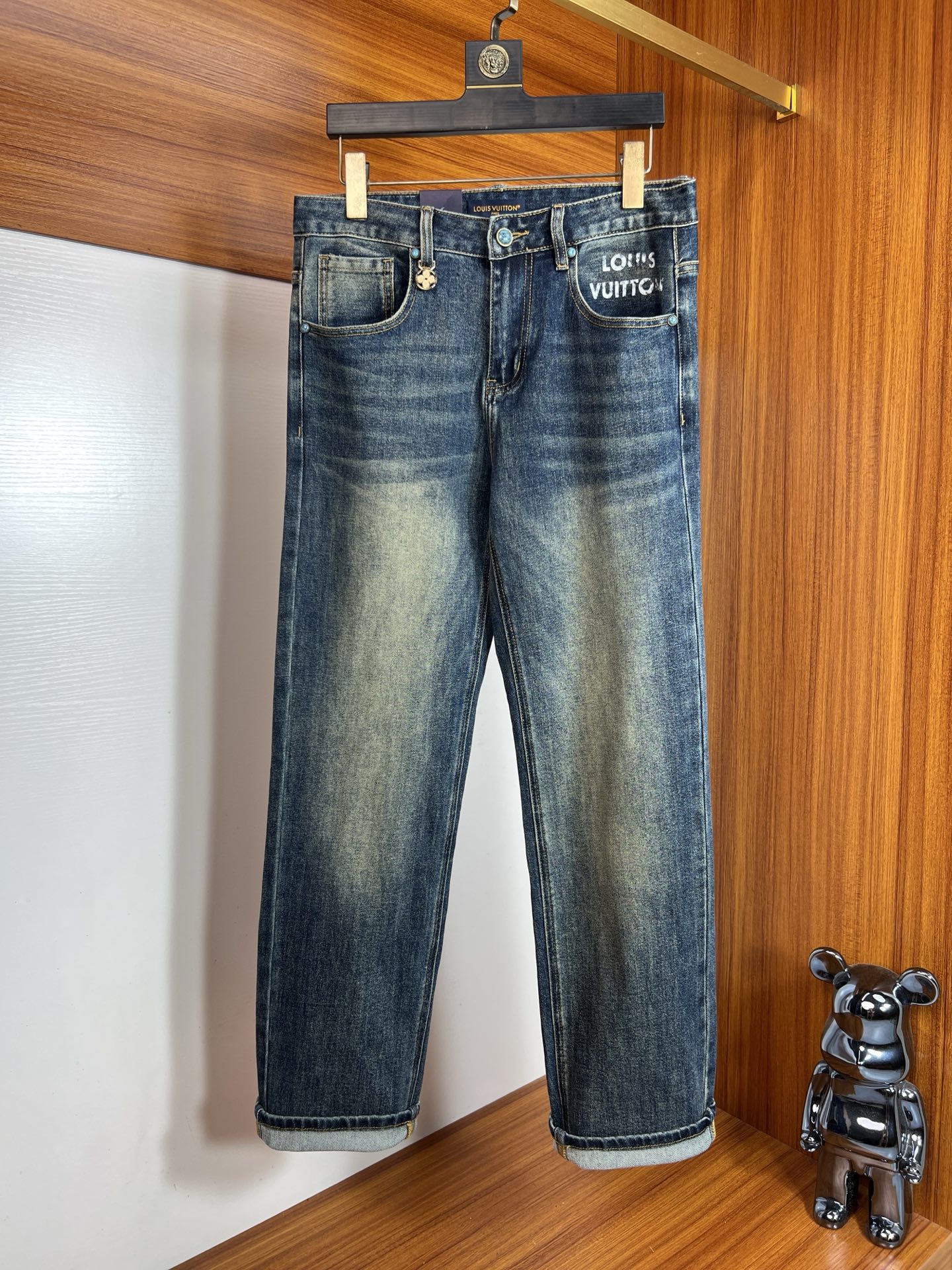 NO:538899,LV/Louis Vuitton 2025 autumn and winter new products, complete three standards, jeans, good products, don't need to be introduced too much, look at the details, counter number 29-38 / 140 upper body 32,,louis vuitton,louis vuitton,jeans,alexander wang19860909LV/路易威登 2025秋冬新品 三标齐全 牛仔裤 好货不用过多介绍 看细节 专柜码数29-38 /140上身32码,,louis vuitton,louis vuitton,jeans,alexander wang,Men's clothing