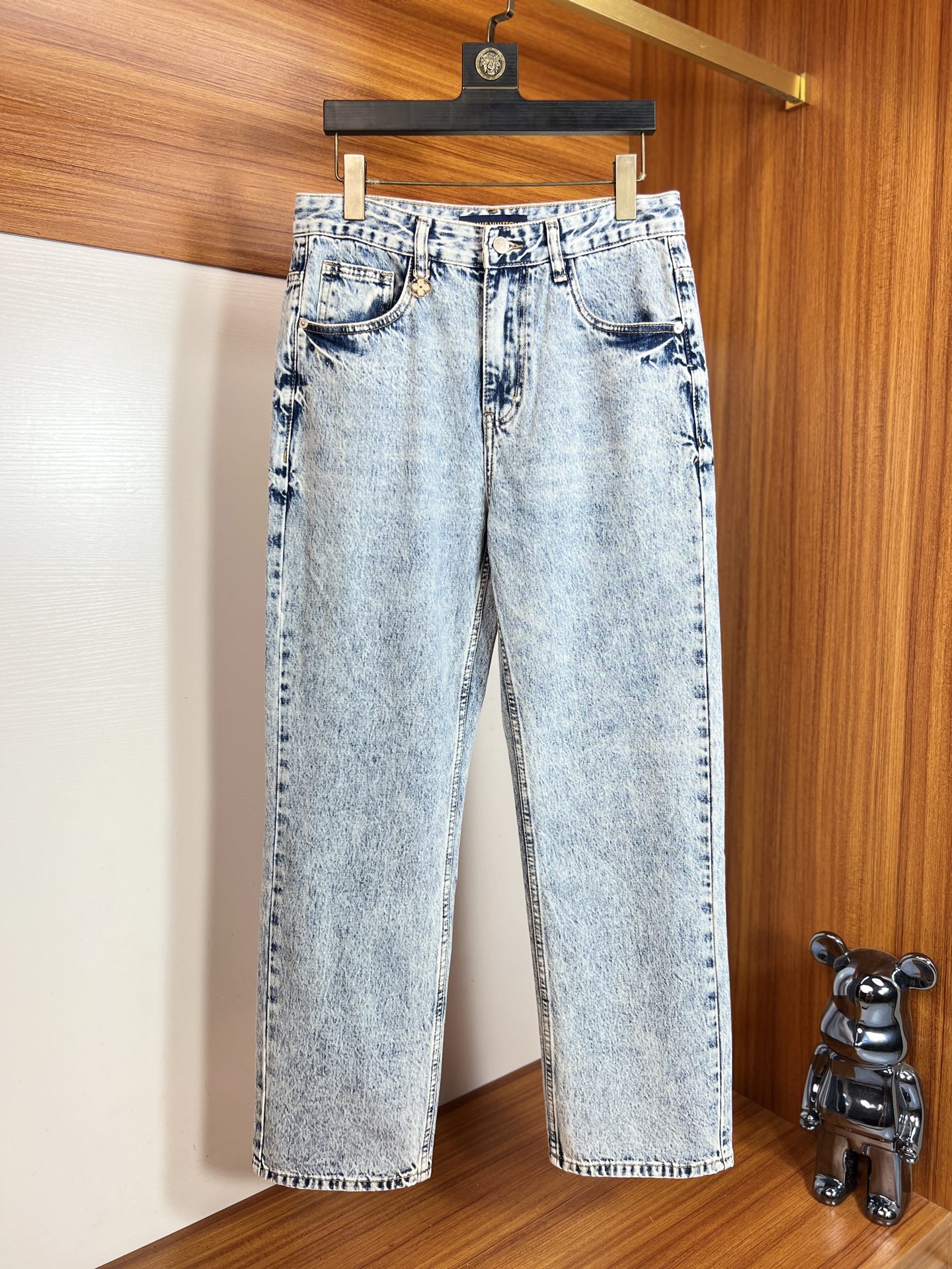 NO:537857,LV/Louis Vuitton 2025 autumn and winter new products, complete three standards, jeans, good products, don't need to be introduced too much, look at the details, counter number 29-38 / 140 upper body 32,,louis vuitton,louis vuitton,jeans,alexander wang19860909LV/路易威登 2025秋冬新品 三标齐全 牛仔裤 好货不用过多介绍 看细节 专柜码数29-38 /140上身32码,,louis vuitton,louis vuitton,jeans,alexander wang,Men's clothing