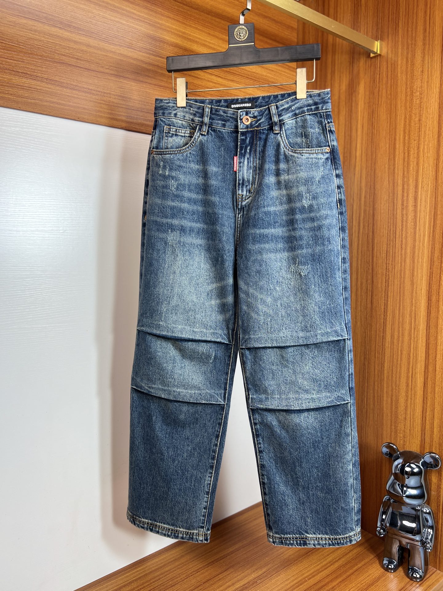 NO:537868,DQ2 2025 autumn and winter new products, complete three standards, jeans, good products, don't need to be introduced too much, look at the details, counter number 29-38 / 140 upper body 32, jeans, alexander wang19860909DQ2 2025秋冬新品 三标齐全 牛仔裤 好货不用过多介绍 看细节 专柜码数29-38 /140上身32码,,jeans,alexander wang,Men's clothing