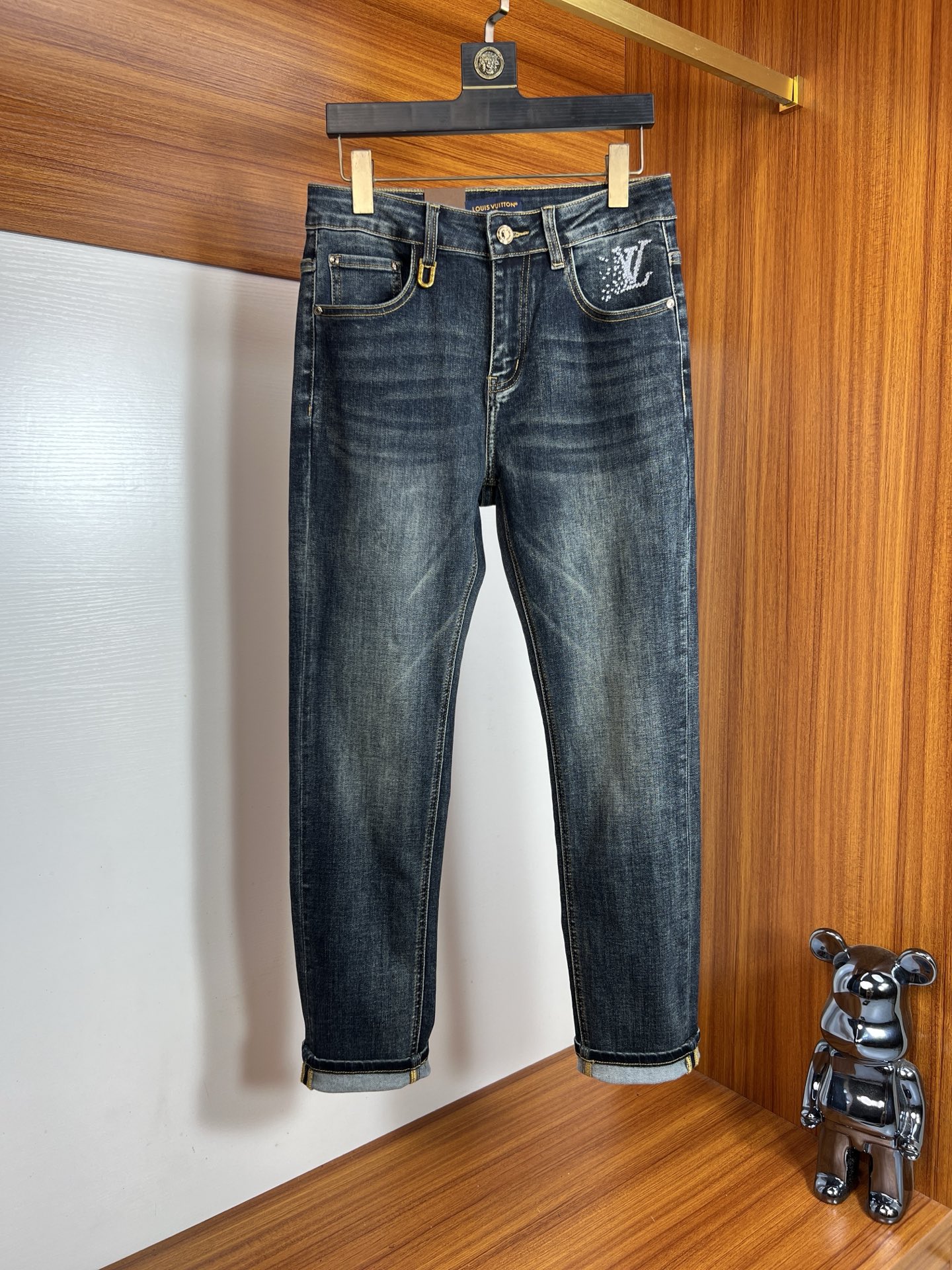 NO:537874,LV/Louis Vuitton 2025 autumn and winter new products, complete three standards, jeans, good products, don't need to be introduced too much, look at the details, counter number 29-38 / 140 upper body 32,,louis vuitton,louis vuitton,jeans,alexander wang19860909LV/路易威登 2025秋冬新品 三标齐全 牛仔裤 好货不用过多介绍 看细节 专柜码数29-38 /140上身32码,,louis vuitton,louis vuitton,jeans,alexander wang,Men's clothing