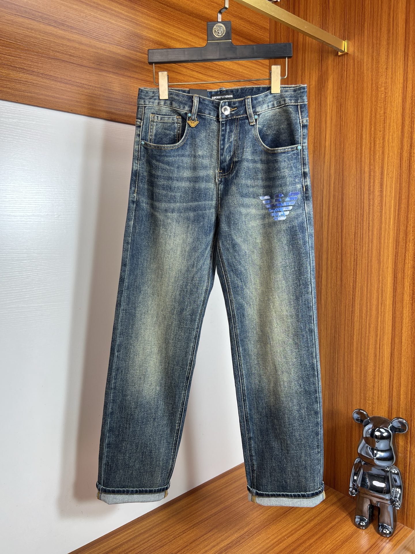 NO:537861,Armani/Armani 2025 autumn and winter new products, complete three standards, jeans, good products, don't need to be introduced too much, look at the details, counter number 29-38 / 140 upper body 32,,armani,armani,jeans,alexander wang19860909Armani/阿玛尼 2025秋冬新品 三标齐全 牛仔裤 好货不用过多介绍 看细节 专柜码数29-38 /140上身32码,,armani,armani,jeans,alexander wang,Men's clothing