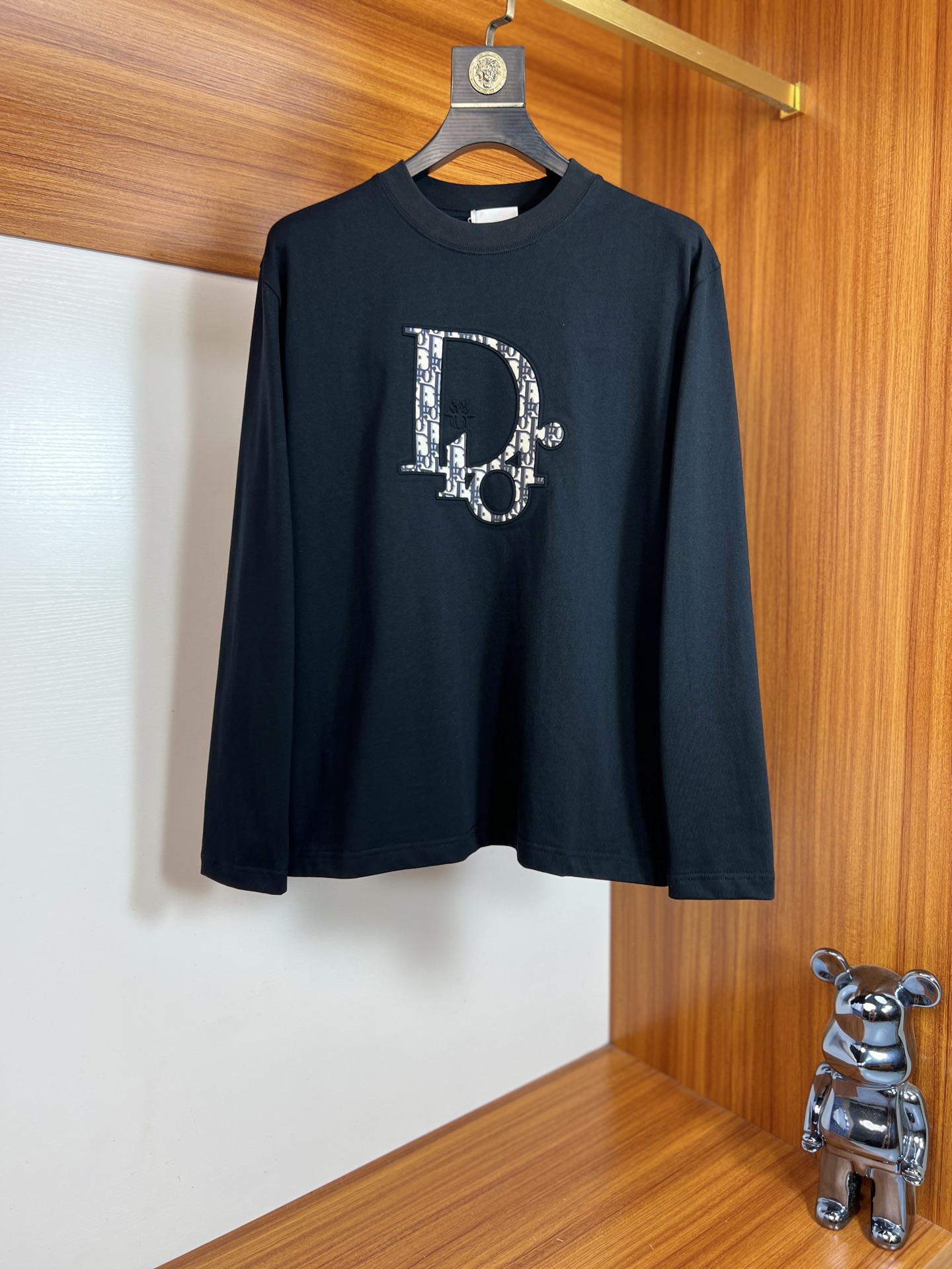 NO:538918,Dior/Dior 2025 autumn and winter new products, complete three standards, round neck long-sleeved T-shirt base shirt, no need to introduce too much good products, look at the details, counter code number XS-XL /140 Suggestions S,,dior,dior,tees, t-shirt,alexander wang19860909Dior/迪奥 2025秋冬新品 三标齐全 圆领长袖T恤打底衫 好货不用过多介绍 看细节 专柜码数XS-XL /140建议S,,dior,dior,tees，t-shirt,alexander wang,Men's clothing