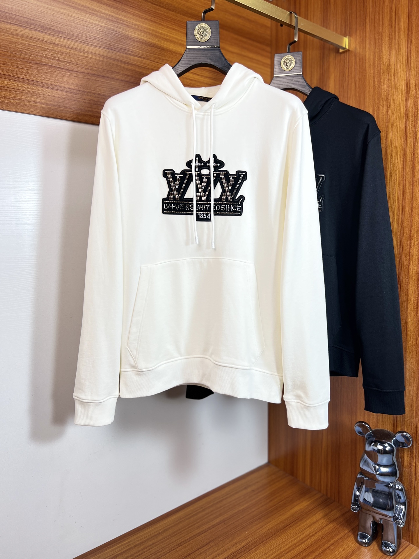 NO:550543,LV/Louis Vuitton 2025 autumn and winter new products are available, three standards are complete, pure cotton hooded sweatshirts, good products do not need to be introduced too much, look at the details, counter number S-XL 175/140 suggestion M,, louis vuitton, louis vuitton, hoodie, sweatshirts, hats, alexander wang19860909LV/路易威登 2025年秋冬新品上新 三标齐全 纯棉连帽卫衣 好货不用过多介绍 看细节 专柜码数S-XL 175/140建议M,,louis vuitton,louis vuitton,hoodie,sweatshirts,hats,alexander wang,Men's clothing