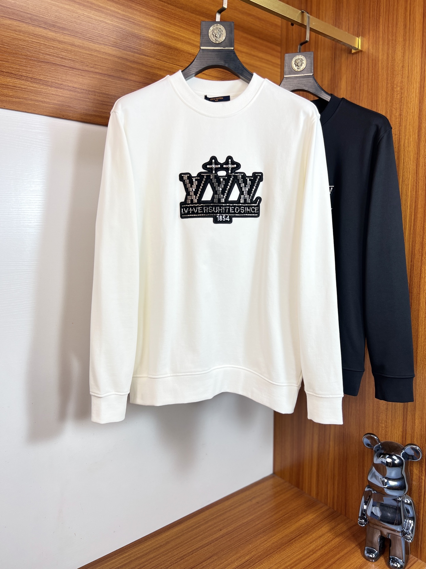 NO:550546,LV/Louis Vuitton 2025 autumn and winter new products are available, three standards are complete, round neck sweatshirts, good products do not need to be introduced too much, look at the details, counter number S-XL 175/140 suggestion M,, louis vuitton, louis vuitton, hoodie, sweatshirts, alexander wang19860909LV/路易威登 2025年秋冬新品上新 三标齐全 圆领卫衣 好货不用过多介绍 看细节 专柜码数S-XL 175/140建议M,,louis vuitton,louis vuitton,hoodie,sweatshirts,alexander wang,Men's clothing