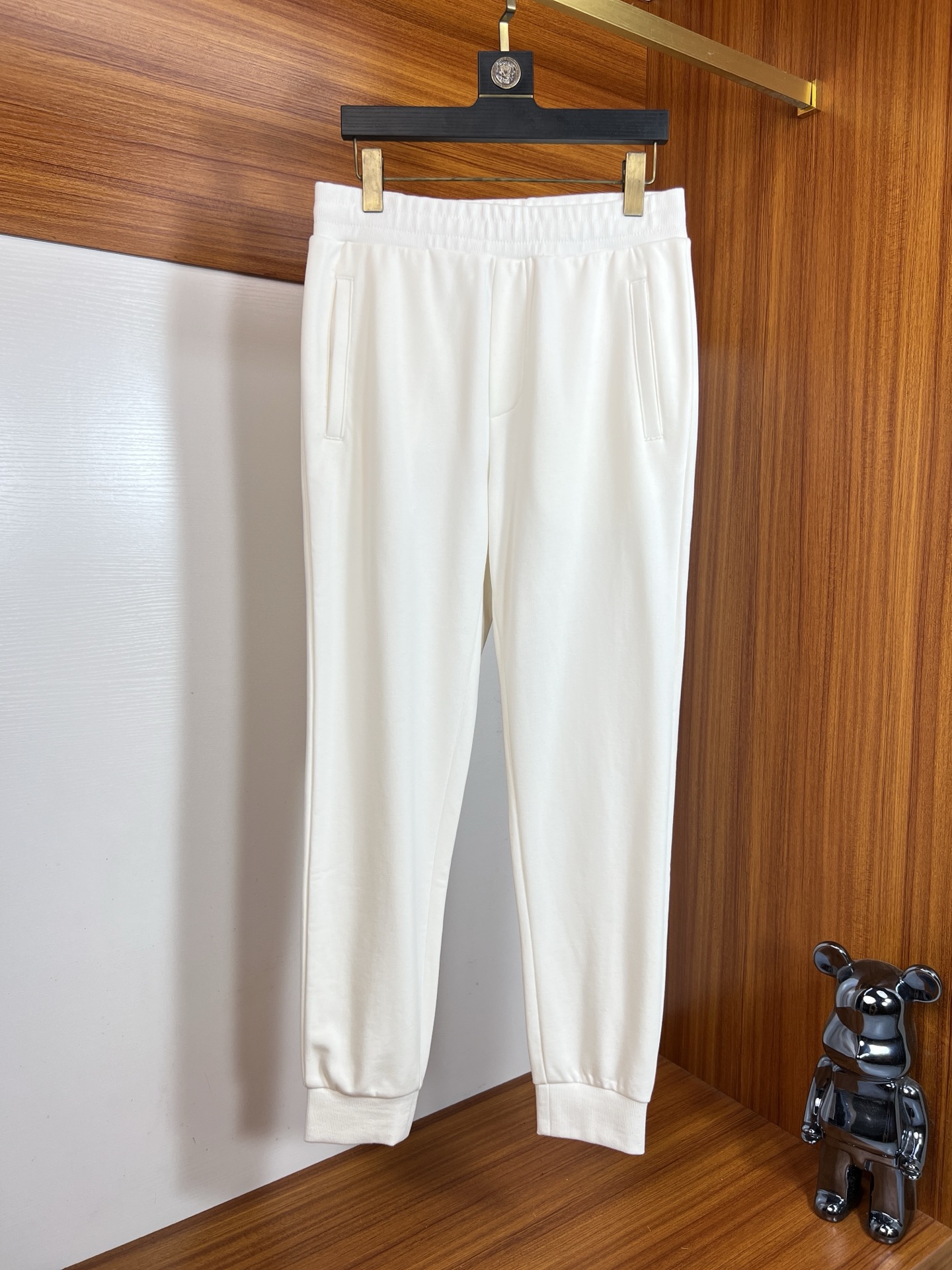 NO:566204,Dior/Dior 2025 autumn and winter new products, complete with three labels, sweatpants and casual pants. Good products need no introduction. Look at the details. Counter size S-XL 175/140 recommended M, dior, dior, alexander wang19860909Dior/迪奥 2025年秋冬新品上新 三标齐全 卫裤 休闲裤 好货不用过多介绍 看细节 专柜码数S-XL 175/140建议M,,dior,dior,alexander wang,Men's clothing