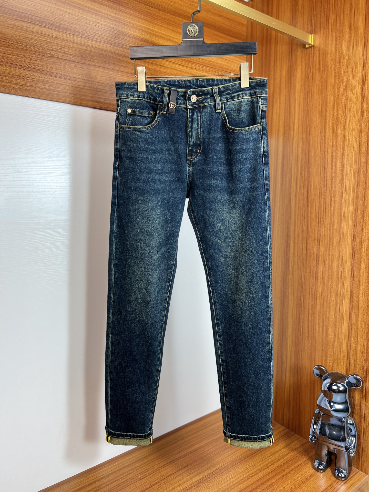 NO:540919,Gucci/Gucci 2025 autumn and winter new products, complete three standards, jeans, good products, don't need to be introduced too much, look at the details, counter number 29-38 / 140 upper body 32,,gucci,jeans,alexander wang19860909Gucci/古奇 2025秋冬新品 三标齐全 牛仔裤 好货不用过多介绍 看细节 专柜码数29-38 /140上身32码,,gucci,jeans,alexander wang,Men's clothing