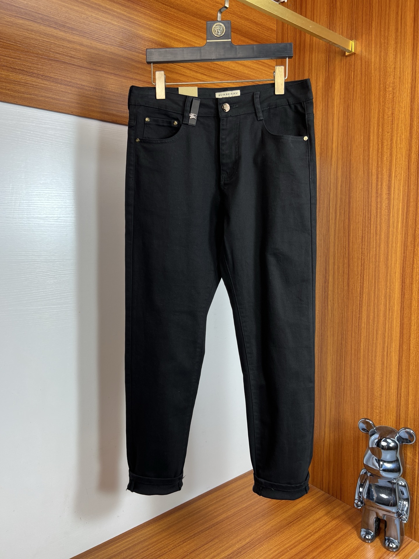 NO:540910,Burberry/Burberry 2025 autumn and winter new products, complete three standards, jeans, good products, don't need to be introduced too much, look at the details, counter number 29-38 / 140 upper body 32,,burberry,burberry,jeans,alexander wang19860909Burberry/巴宝莉 2025秋冬新品 三标齐全 牛仔裤 好货不用过多介绍 看细节 专柜码数29-38 /140上身32码,,burberry,burberry,jeans,alexander wang,Men's clothing