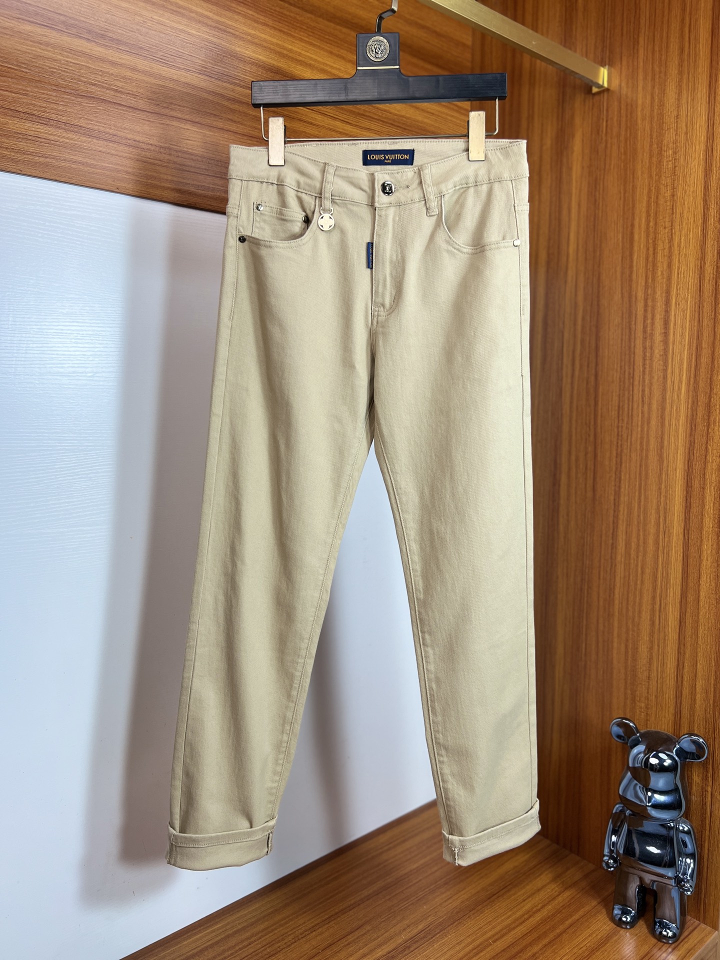 NO:540900,LV/Louis Vuitton 2025 autumn and winter new products, complete three standards, jeans, good products, don't need to be introduced too much, look at the details, counter number 29-38 / 140 upper body 32,,louis vuitton,louis vuitton,jeans,alexander wang19860909LV/路易威登 2025秋冬新品 三标齐全 牛仔裤 好货不用过多介绍 看细节 专柜码数29-38 /140上身32码,,louis vuitton,louis vuitton,jeans,alexander wang,Men's clothing