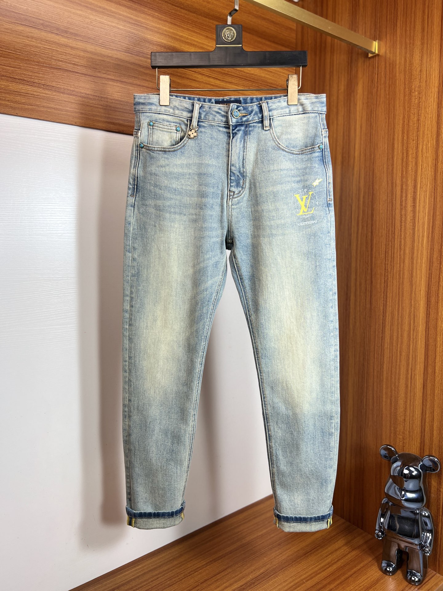 NO:538908,LV/Louis Vuitton 2025 autumn and winter new products, complete three standards, jeans, good products, don't need to be introduced too much, look at the details, counter number 29-38 / 140 upper body 32,,louis vuitton,louis vuitton,jeans,alexander wang19860909LV/路易威登 2025秋冬新品 三标齐全 牛仔裤 好货不用过多介绍 看细节 专柜码数29-38 /140上身32码,,louis vuitton,louis vuitton,jeans,alexander wang,Men's clothing