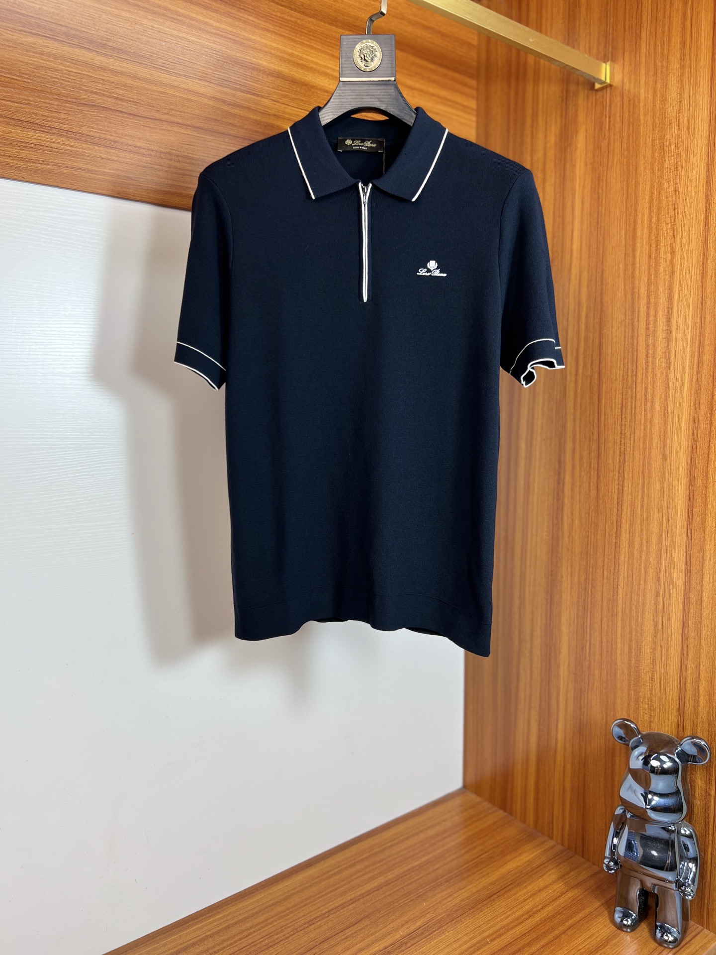 NO:540921,LP New products for Autumn and Winter Years, complete three standards, lapel knitted short-sleeved base shirt, no need to introduce too much good products, look at the details, counter number M-XXXL /140 suggestions L,,loro piana,T-shirt,alexander wang19860909LP 年秋冬新品上新 三标齐全 翻领针织短袖打底衫 好货不用过多介绍 看细节 专柜码数M-XXXL /140建议L,,loro piana,T-shirt,alexander wang,Men's clothing