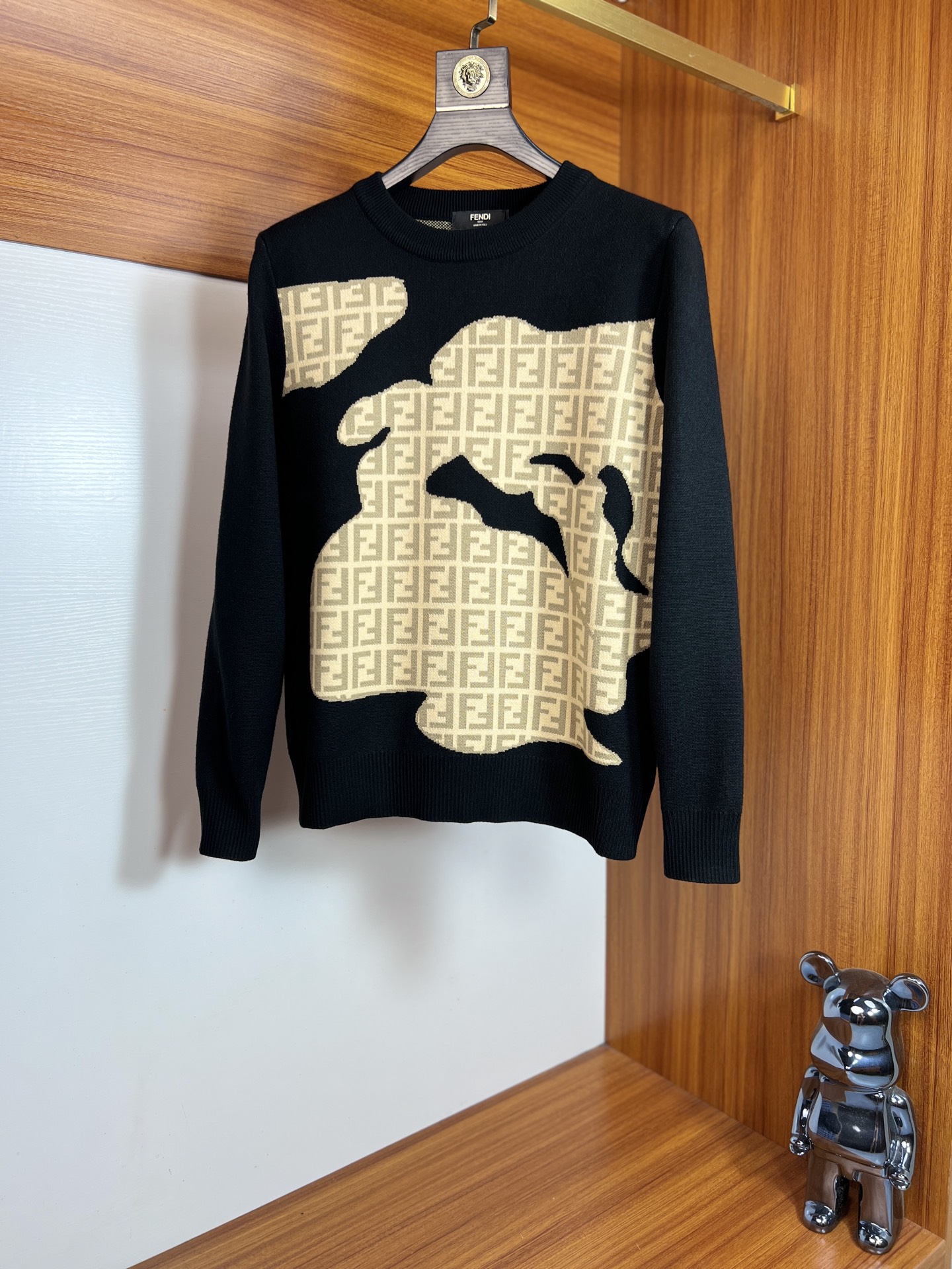 NO:570201,Fendi/Fendi 2025 autumn and winter new products, complete with three labels, round neck sweater, good product, no need to introduce too much, look at the details, counter size M-XXXL /140, recommended L,, fendi, fendi, sweaters, alexander wang19860909Fendi/芬迪 2025年秋冬新品上新 三标齐全 圆领毛衣 好货不用过多介绍 看细节 专柜码数M-XXXL /140建议L,,fendi,fendi,sweaters,alexander wang,Men's clothing