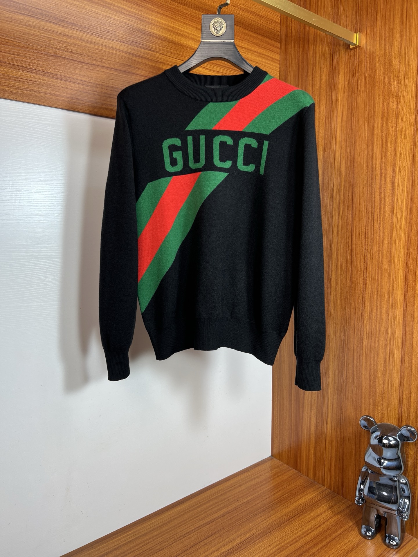 NO:570215,Gucci/Gucci 2025 autumn and winter new products, complete with three labels, round neck sweater, good product, no need to introduce too much, look at the details, counter size M-XXXL /140 recommended L,,gucci,sweaters,alexander wang19860909Gucci/古奇 2025年秋冬新品上新 三标齐全 圆领毛衣 好货不用过多介绍 看细节 专柜码数M-XXXL /140建议L,,gucci,sweaters,alexander wang,Men's clothing