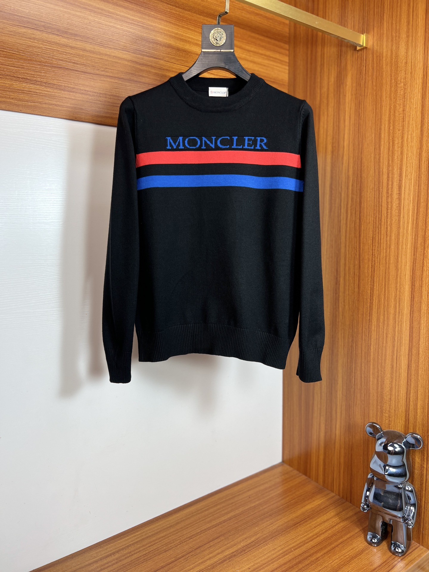 NO:570225,Moncler/Mongolian 2025 new autumn and winter new products, complete with three labels, round neck sweater, good product, no need to introduce too much, look at the details, counter size M-XXXL /140 recommended L,,Moncler,sweaters,alexander wang19860909Moncler/蒙口 2025年秋冬新品上新 三标齐全 圆领毛衣 好货不用过多介绍 看细节 专柜码数M-XXXL /140建议L,,Moncler,sweaters,alexander wang,Men's clothing