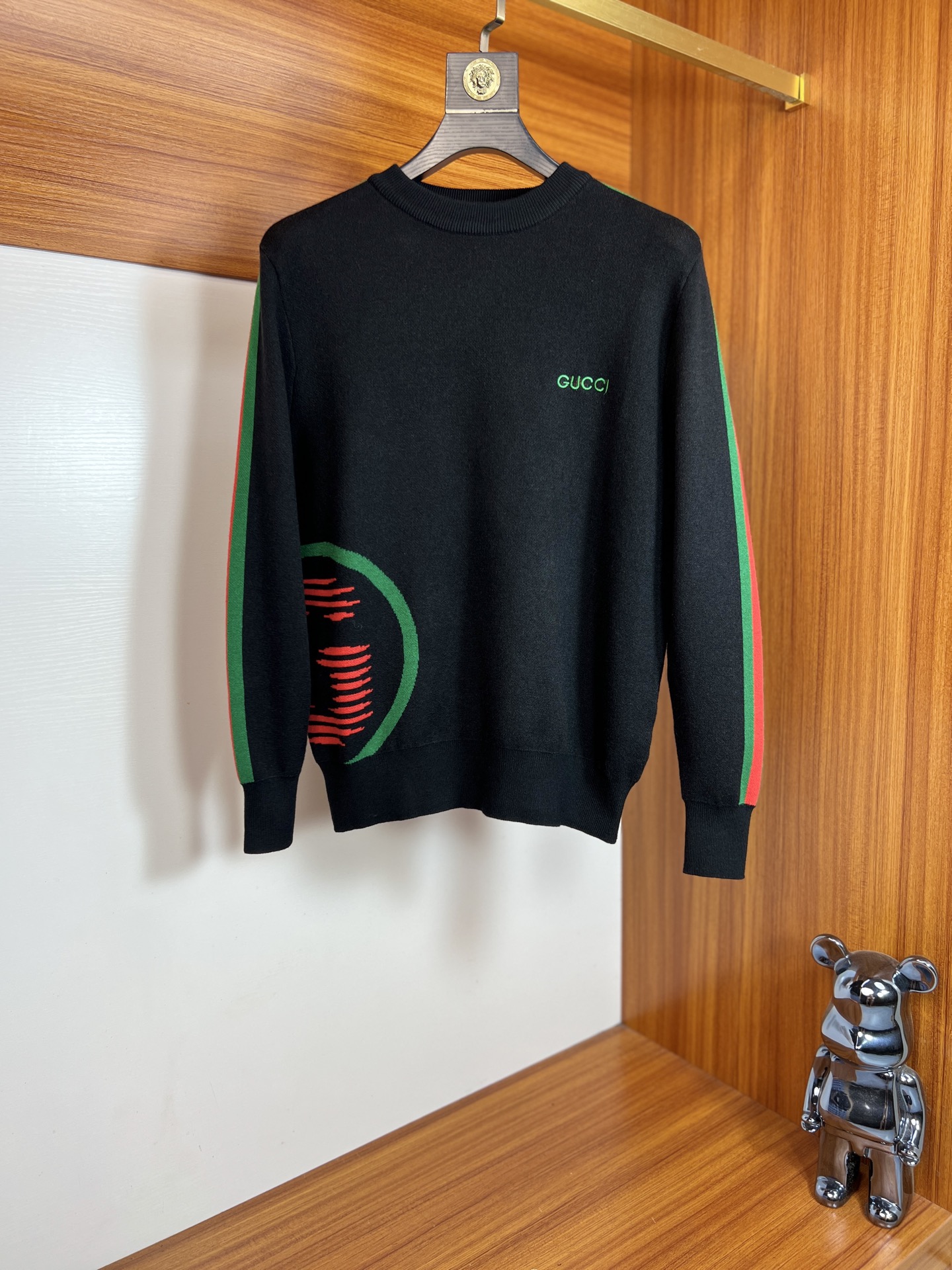 NO:570239,Gucci/Gucci 2025 autumn and winter new products, complete with three labels, round neck sweater, good product, no need to introduce too much, look at the details, counter size M-XXXL /140 recommended L,,gucci,sweaters,alexander wang19860909Gucci/古奇 2025年秋冬新品上新 三标齐全 圆领毛衣 好货不用过多介绍 看细节 专柜码数M-XXXL /140建议L,,gucci,sweaters,alexander wang,Men's clothing