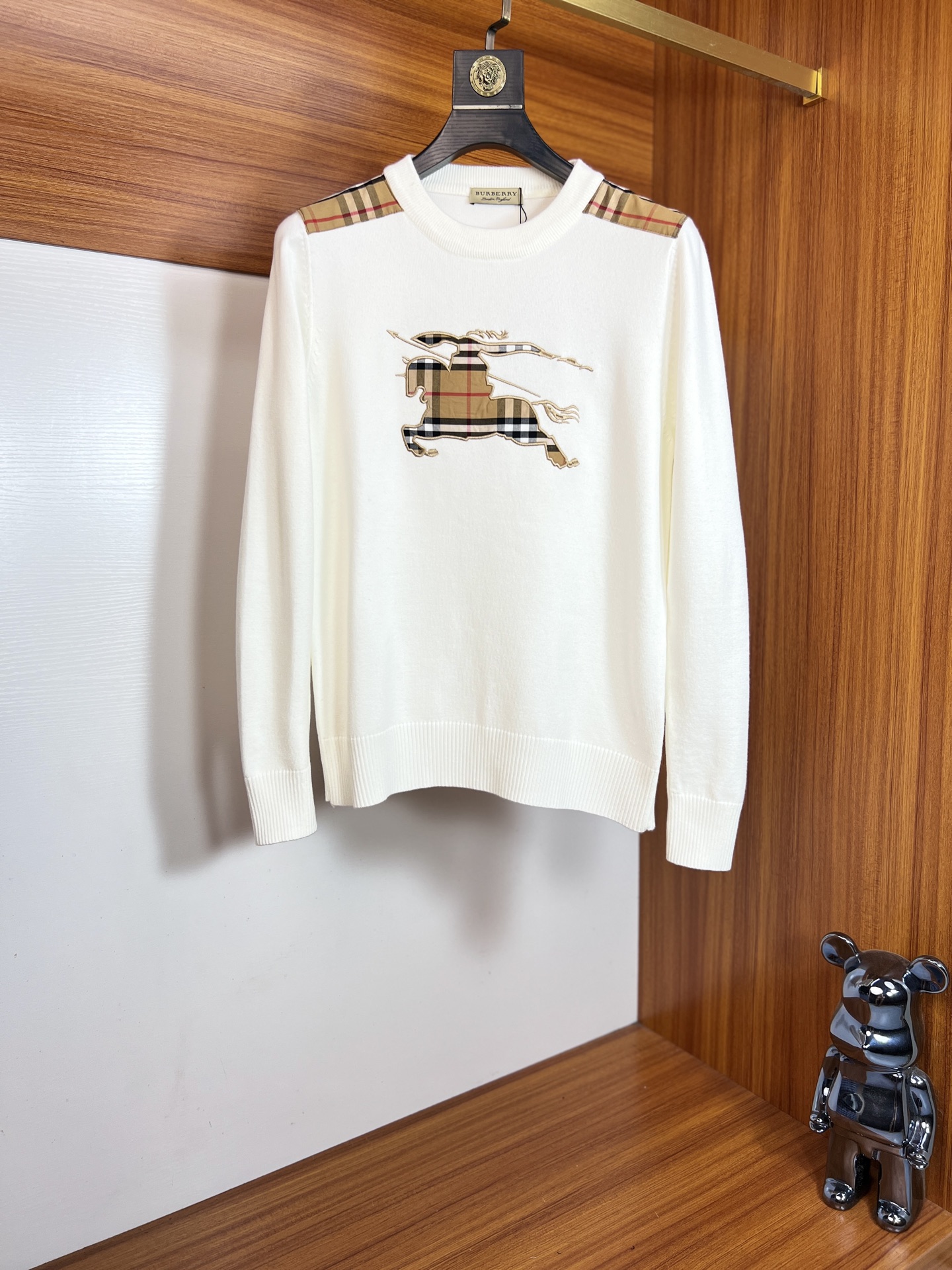 NO:550533,Burberry/Burberry 2025 new autumn and winter products are available, complete three standards, round neck sweater, good products do not need to be introduced too much, look at the details, counter number M-XXXL 175/140 Suggestions L,,burberry,burberry,sweaters,alexander wang19860909Burberry/巴宝莉 2025年秋冬新品上新 三标齐全 圆领毛衣 好货不用过多介绍 看细节 专柜码数M-XXXL 175/140建议L,,burberry,burberry,sweaters,alexander wang,Men's clothing