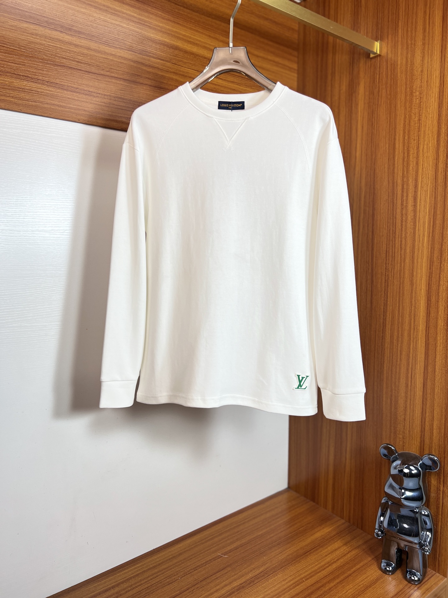 NO:572393,LV/Louis Vuitton 2025 autumn and winter new products, complete with three labels, round neck sweatshirt, good product, no need to introduce too much, look at the details, counter size M-XXXL 175/140 recommended L,, louis vuitton, louis vuitton, hoodie, sweatshirts, alexander wang19860909LV/路易威登 2025秋冬新品 三标齐全 圆领卫衣 好货不用过多介绍 看细节 专柜码数 M-XXXL 175/140建议L,,louis vuitton,louis vuitton,hoodie,sweatshirts,alexander wang,Men's clothing