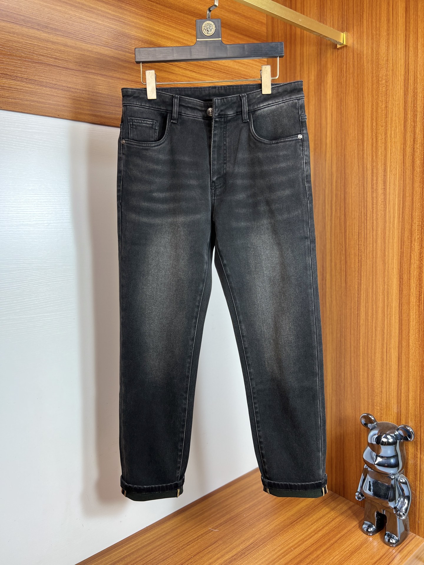 NO:614129,Ch/Chrome Hearts 2025 autumn and winter new products, complete with three labels, jeans, good products, no need to introduce too much, look at the details, counter size 29-38/140 upper body size 32,,chrome hearts,jeans,alexander wang19860909Ch/克罗心 2025秋冬新品 三标齐全 牛仔裤 好货不用过多介绍 看细节 专柜码数29-38 /140上身32码,,chrome hearts,jeans,alexander wang,Men's clothing