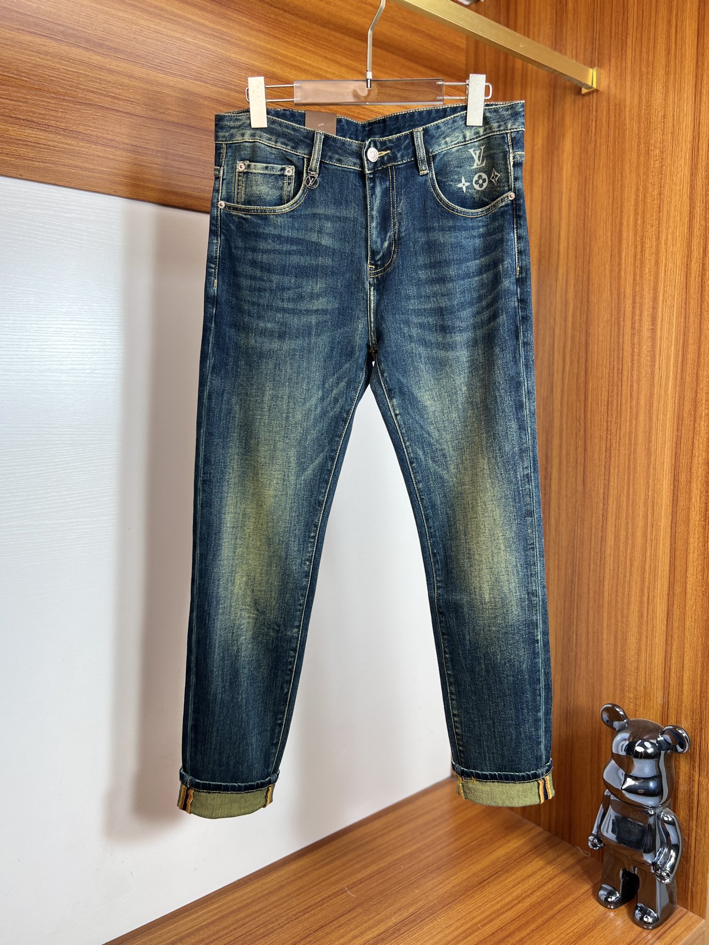 NO:611974,LV/Louis Vuitton 2025 autumn and winter new products, complete with three labels, jeans, good products, no need to introduce too much, look at the details, counter size 29-38 /140, upper body size 32, louis vuitton, louis vuitton, jeans, alexander wang19860909LV/路易威登 2025秋冬新品 三标齐全 牛仔裤 好货不用过多介绍 看细节 专柜码数29-38 /140上身32码,,louis vuitton,louis vuitton,jeans,alexander wang,Men's clothing