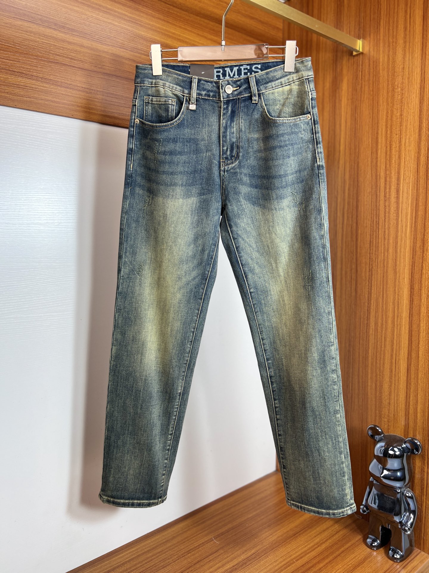 NO:611979,Hermes/Hermès 2025 autumn and winter new products, complete with three labels, jeans, good products, no need to introduce too much, look at the details, counter size 29-38/140 upper body size 32,, hermes, hermes, jeans, alexander wang19860909Hermes/爱马仕 2025秋冬新品 三标齐全 牛仔裤 好货不用过多介绍 看细节 专柜码数29-38 /140上身32码,,hermes,hermes,jeans,alexander wang,Men's clothing