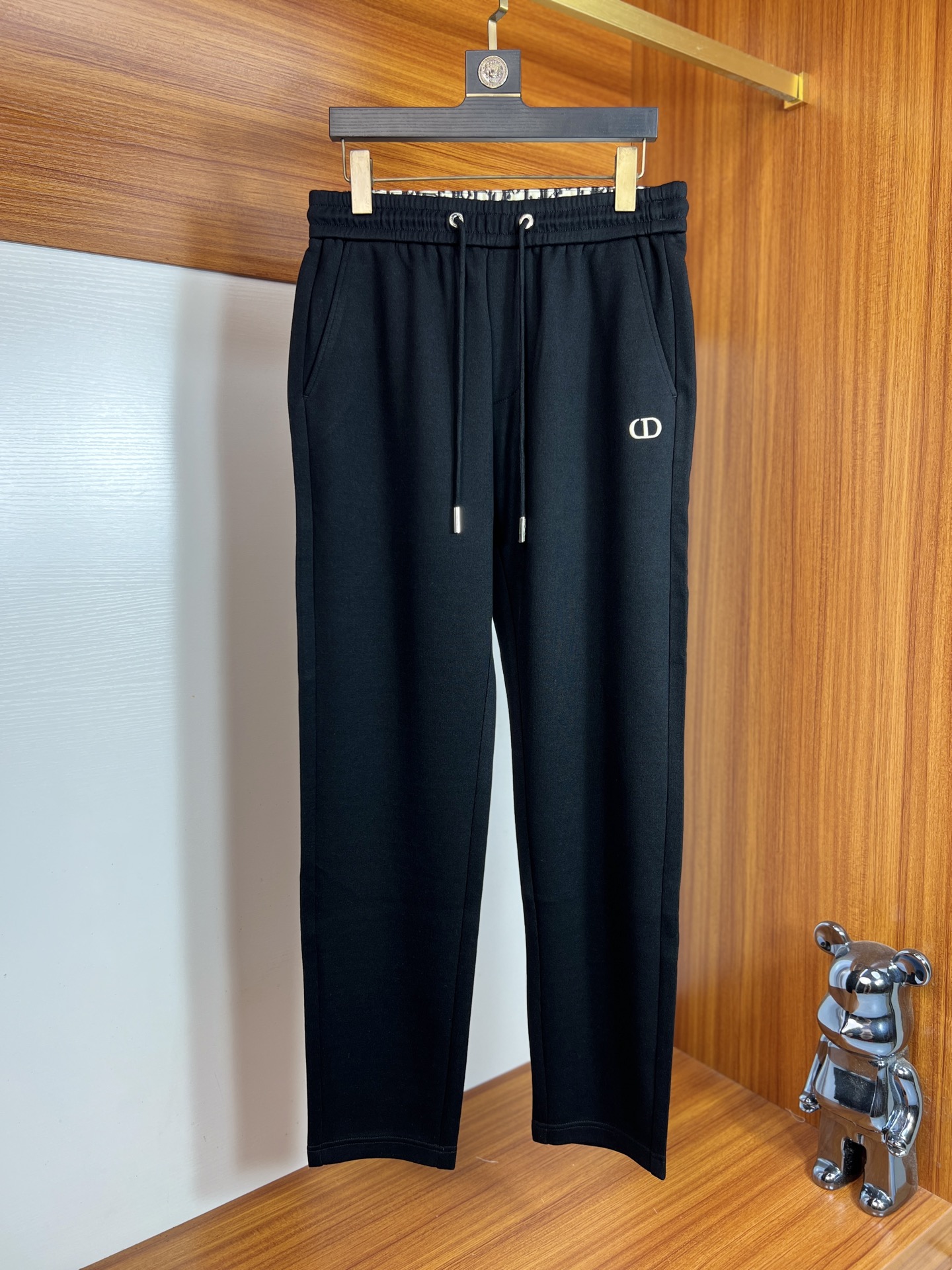 NO:573477,Dior/Dior 2025 autumn and winter new products, complete with three labels, casual pants, good products, no need to introduce too much, look at the details, counter size M-XXXL 175/upper body L,, dior, dior, alexander wang19860909Dior/迪奥 2025秋冬新品 三标齐全 休闲裤 好货不用过多介绍 看细节 专柜码数M-XXXL 175/上身L,,dior,dior,alexander wang,Men's clothing