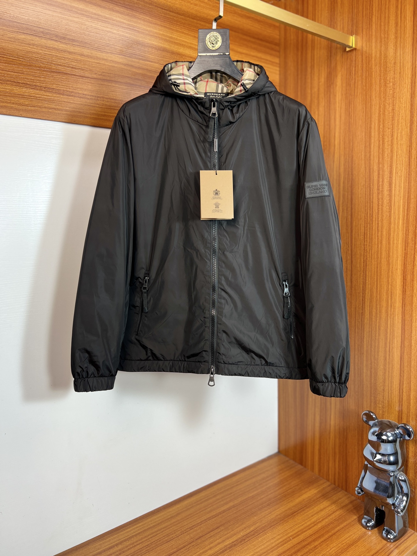 NO:614164,Burberry/Burberry 2025 new autumn and winter new products, complete with three labels, down jackets, good products, no need to introduce too much, look at the details, counter size M-XXXL /140 recommended L,, burberry, burberry, down jacket, alexander wang19860909Burberry/巴宝莉 2025年秋冬新品上新 三标齐全 羽绒服 好货不用过多介绍 看细节 专柜码数M-XXXL /140建议L,,burberry,burberry,down jacket,alexander wang,Men's clothing