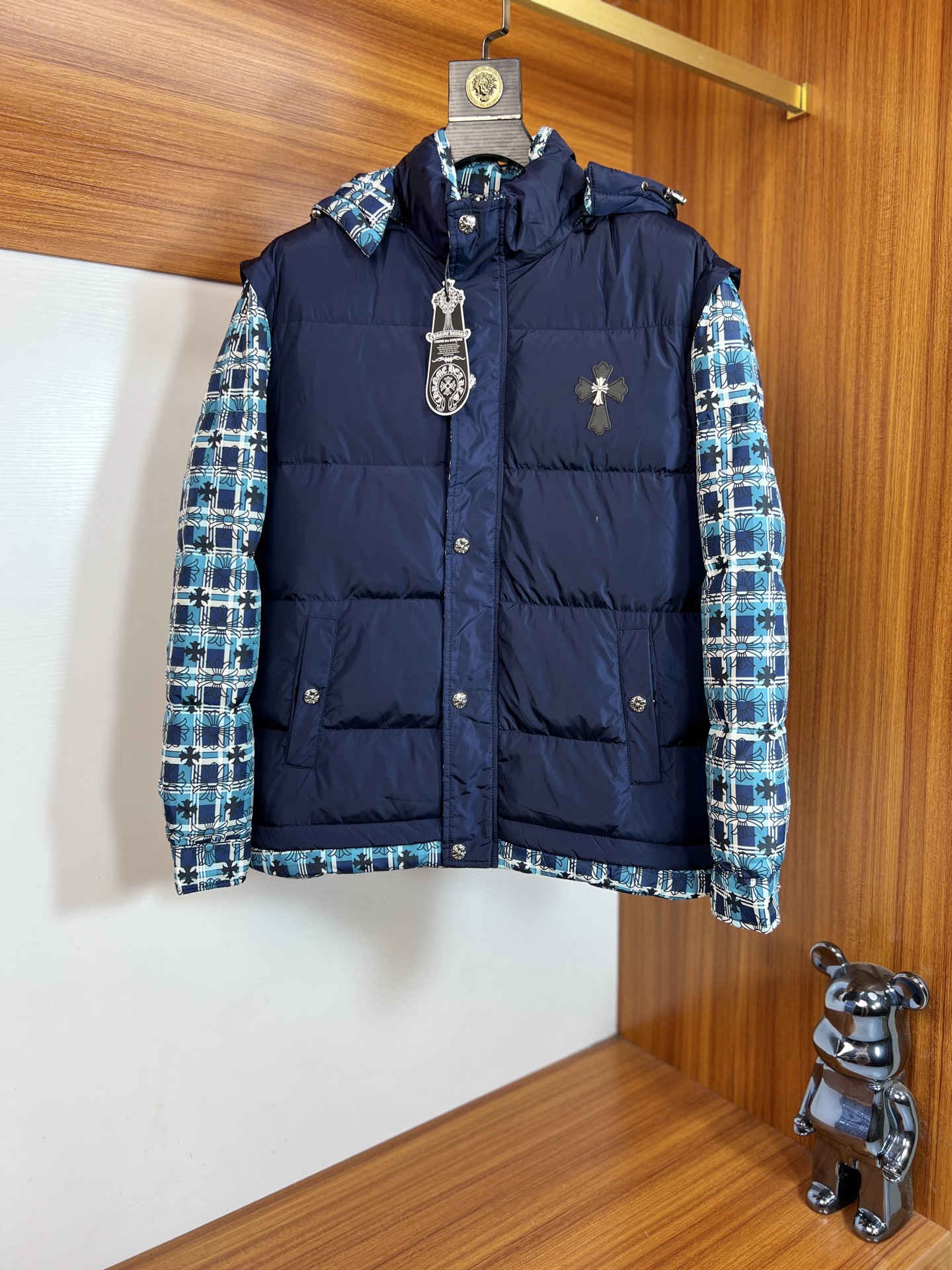 NO:614120,Ch/Chrome Hearts 2025 autumn and winter new products, complete with three labels, down jackets, good products, no need to introduce too much, look at the details, counter size M-XXXL /140 recommended L,, chrome hearts, down jacket, alexander wang19860909Ch/克罗心 2025年秋冬新品上新 三标齐全 羽绒服 好货不用过多介绍 看细节 专柜码数M-XXXL /140建议L,,chrome hearts,down jacket,alexander wang,Men's clothing