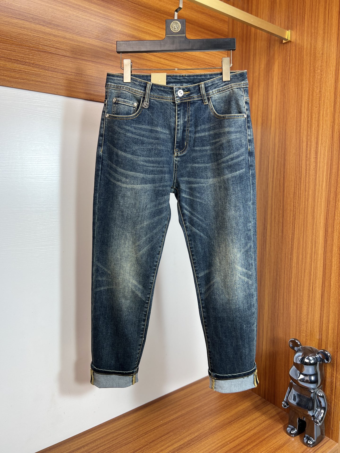 NO:654624,Burberry/Burberry 2025 autumn and winter new products, complete with three labels, jeans, good products, no need to introduce too much, look at the details, counter size 29-38/140 upper body size 32,,burberry,burberry,jeans,alexander wang19860909Burberry/巴宝莉 2025秋冬新品 三标齐全 牛仔裤 好货不用过多介绍 看细节 专柜码数29-38 /140上身32码,,burberry,burberry,jeans,alexander wang,Men's clothing