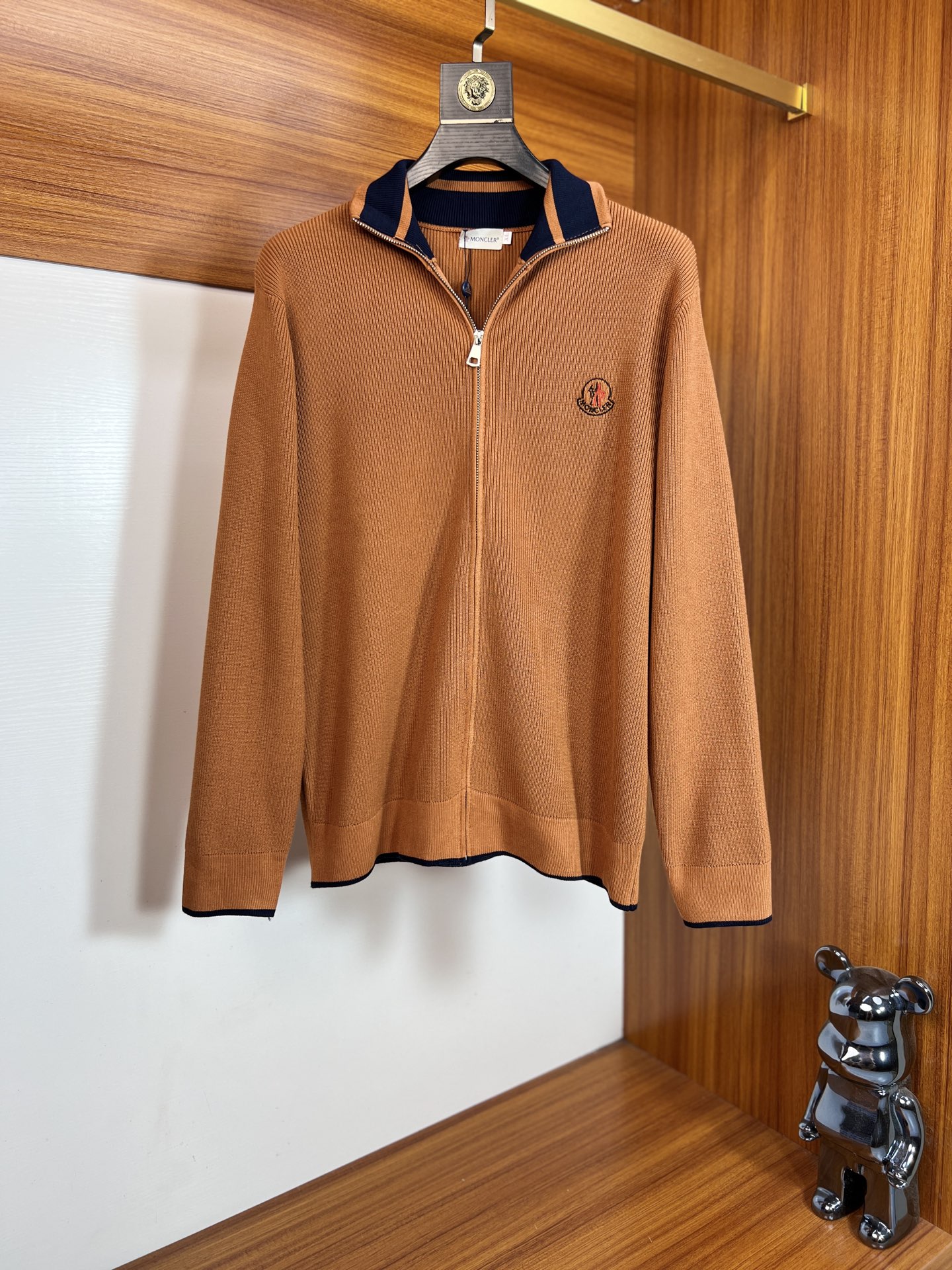 NO:654625,Moncler/Mongolian 2025 new autumn and winter new products, complete with three labels, jackets and sweaters, good products need no introduction, look at the details, counter size M-XXXL 175/140, recommended L,,Moncler,jackets & coats,alexander wang19860909Moncler/蒙口 2025年秋冬新品上新 三标齐全 夹克针织衫 好货不用过多介绍 看细节 专柜码数M-XXXL 175/140建议L,,Moncler,jackets & coats,alexander wang,Men's clothing