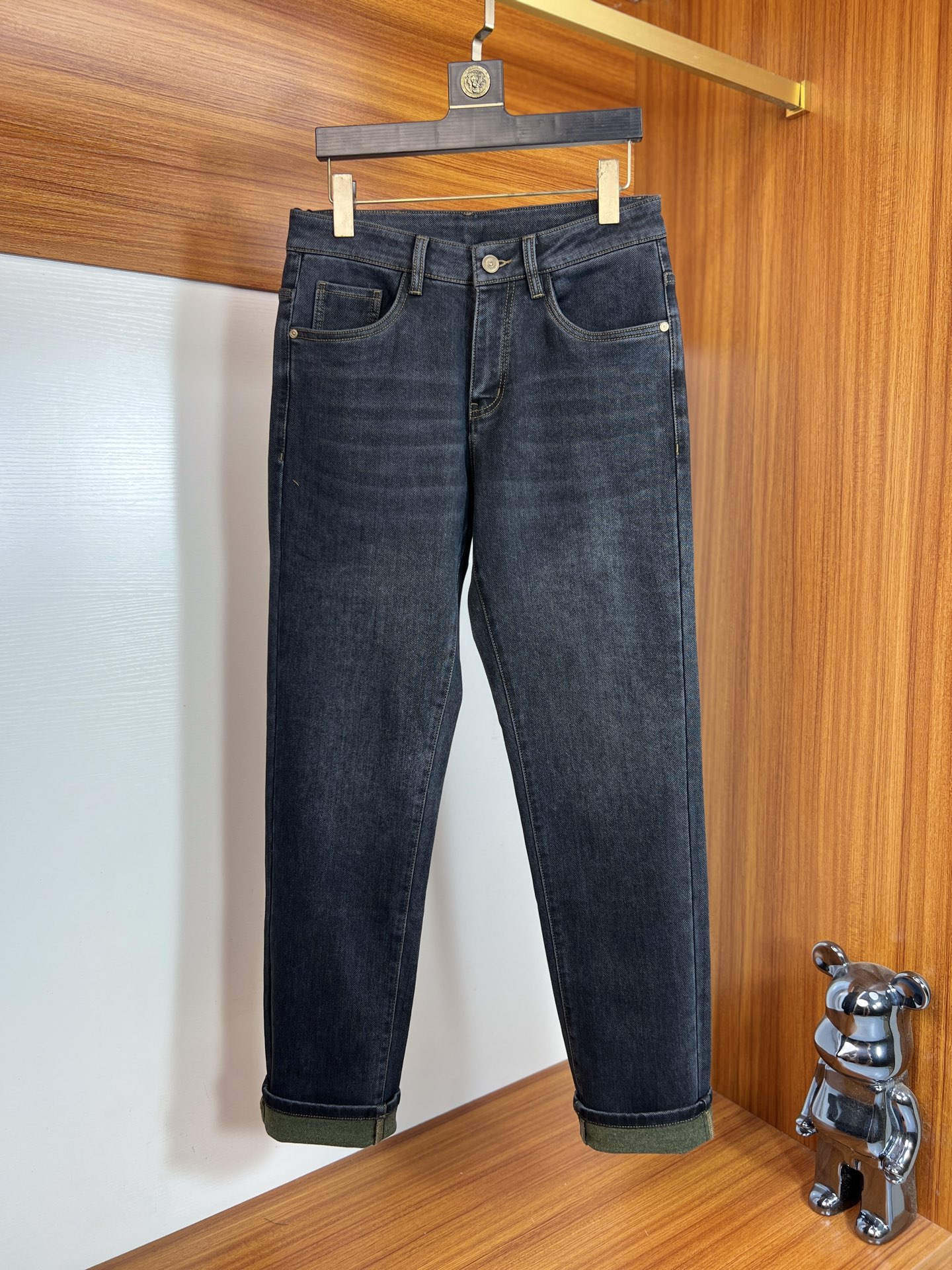 NO:598107,Balmain 2025 autumn and winter new products, complete with three labels, jeans, good products, no need to introduce too much, look at the details, counter size 29-38/140, upper body size 32, balmain, jeans, alexander wang19860909巴尔曼 2025秋冬新品 三标齐全 牛仔裤 好货不用过多介绍 看细节 专柜码数29-38 /140上身32码,,balmain,jeans,alexander wang,Men's clothing