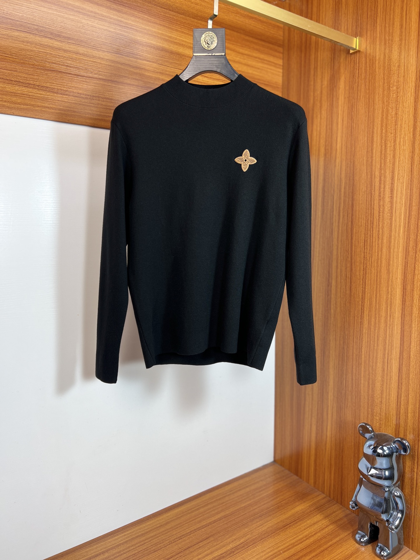 NO:623054,LV/Louis Vuitton 2025 autumn and winter new products, complete with three labels, mid-high collar sweater, good product, no need to introduce too much, look at the details, counter size M-XXXL 175/140 recommended L,, louis vuitton, louis vuitton, sweaters, alexander wang19860909LV/路易威登 2025年秋冬新品上新 三标齐全 中高领毛衣 好货不用过多介绍 看细节 专柜码数M-XXXL 175/140建议L,,louis vuitton,louis vuitton,sweaters,alexander wang,Men's clothing