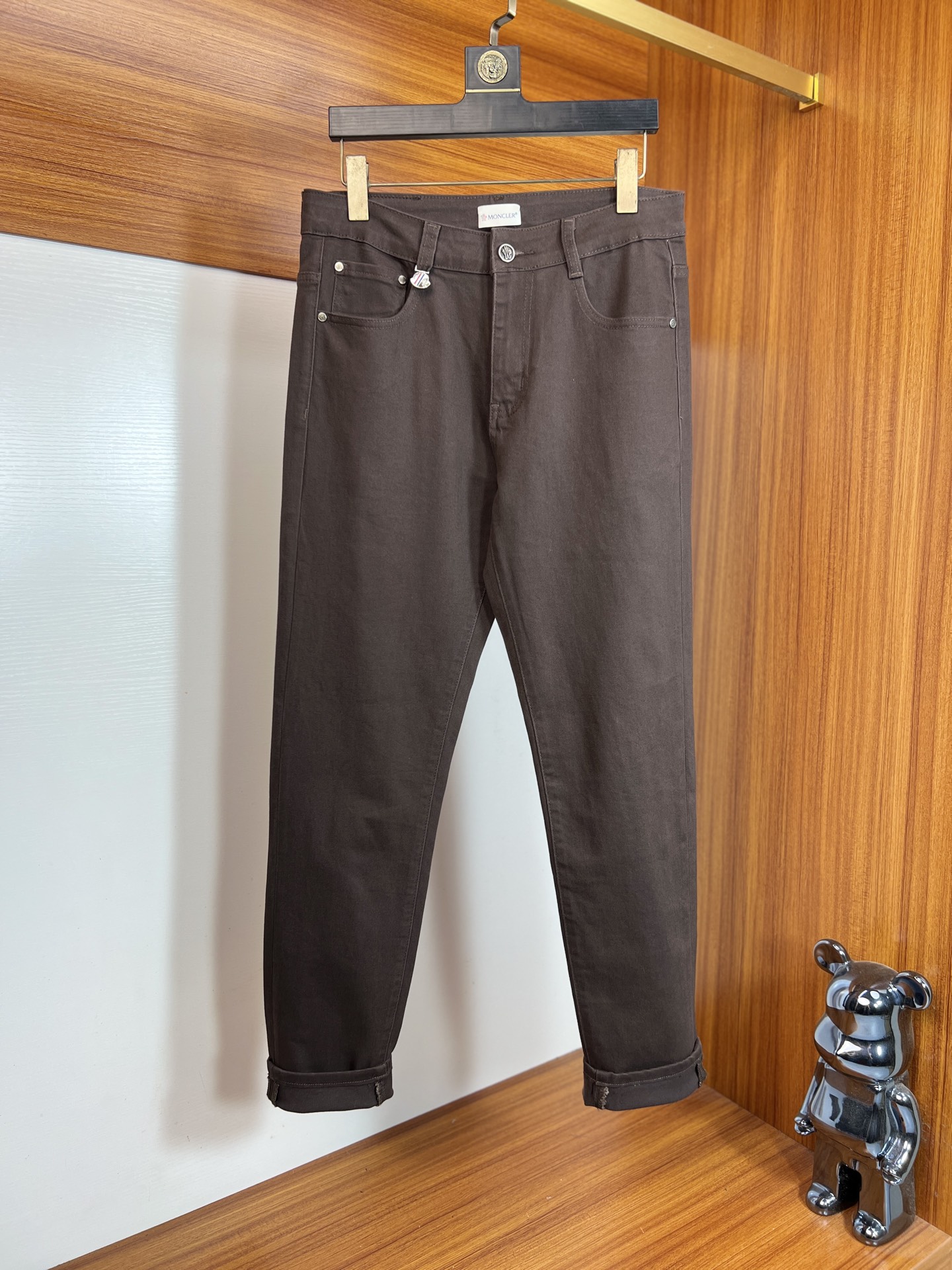 NO:690836,Moncler/Mongolia 2025 autumn and winter new products, complete with three labels, jeans, good products, no need to introduce too much, look at the details, counter size 29-38/140, upper body size 32,,Moncler,jeans,19860909Moncler/蒙口 2025秋冬新品 三标齐全 牛仔裤 好货不用过多介绍 看细节 专柜码数29-38 /140上身32码,,Moncler,jeans,,Men's clothing