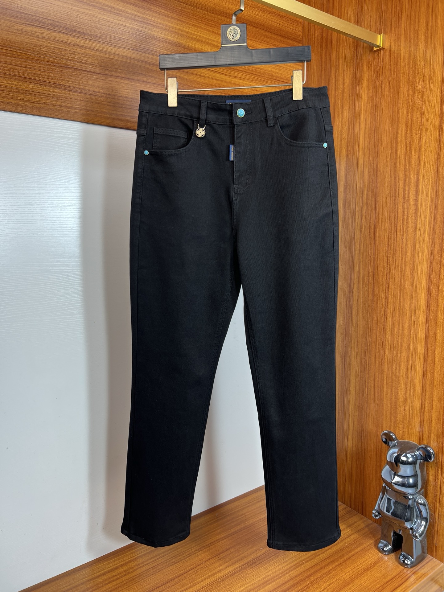 NO:624966,LV/Louis Vuitton 2025 autumn and winter new products, complete with three labels, jeans, good products, no need to introduce too much, look at the details, counter size 29-38 /140, upper body size 32, louis vuitton, louis vuitton, jeans, alexander wang19860909LV/路易威登 2025秋冬新品 三标齐全 牛仔裤 好货不用过多介绍 看细节 专柜码数29-38 /140上身32码,,louis vuitton,louis vuitton,jeans,alexander wang,Men's clothing