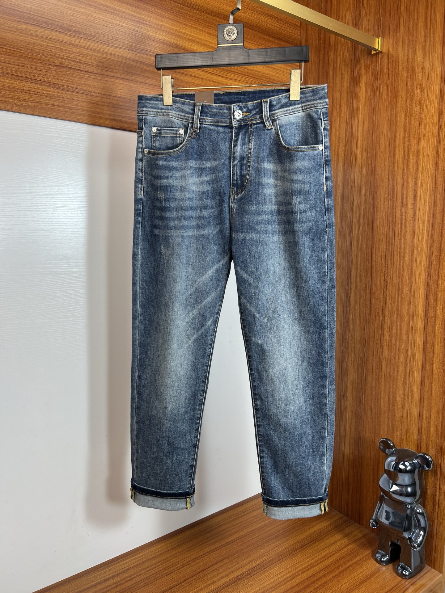 NO:628291,LV/Louis Vuitton 2025 autumn and winter new products, complete with three labels, jeans, good products, no need to introduce too much, look at the details, counter size 28-38, 175/140 upper body size 32,, louis vuitton, louis vuitton, jeans, alexander wang19860909LV/路易威登 2025秋冬新品 三标齐全 牛仔裤 好货不用过多介绍 看细节 专柜码数28-38 175/140上身32码,,louis vuitton,louis vuitton,jeans,alexander wang,Men's clothing