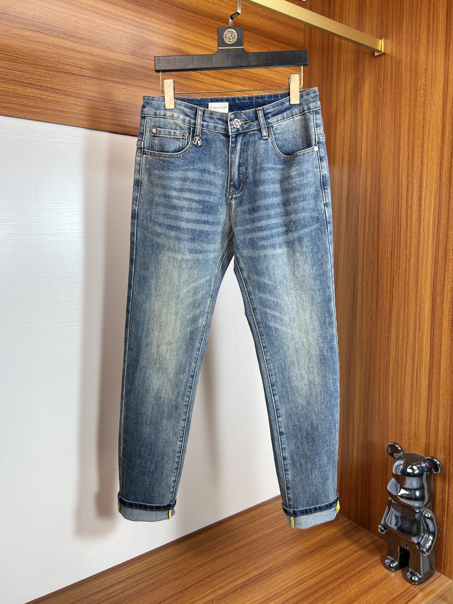 NO:661378,Moncler/Mongolia 2025 autumn and winter new products, complete with three labels, jeans, good products, no need to introduce too much, look at the details, counter size 29-38, 175/140, upper body size 32, Moncler, jeans,  19860909Moncler/蒙口 2025秋冬新品 三标齐全 牛仔裤 好货不用过多介绍 看细节 专柜码数29-38 175/140上身32码,,Moncler,jeans, ,Men's clothing