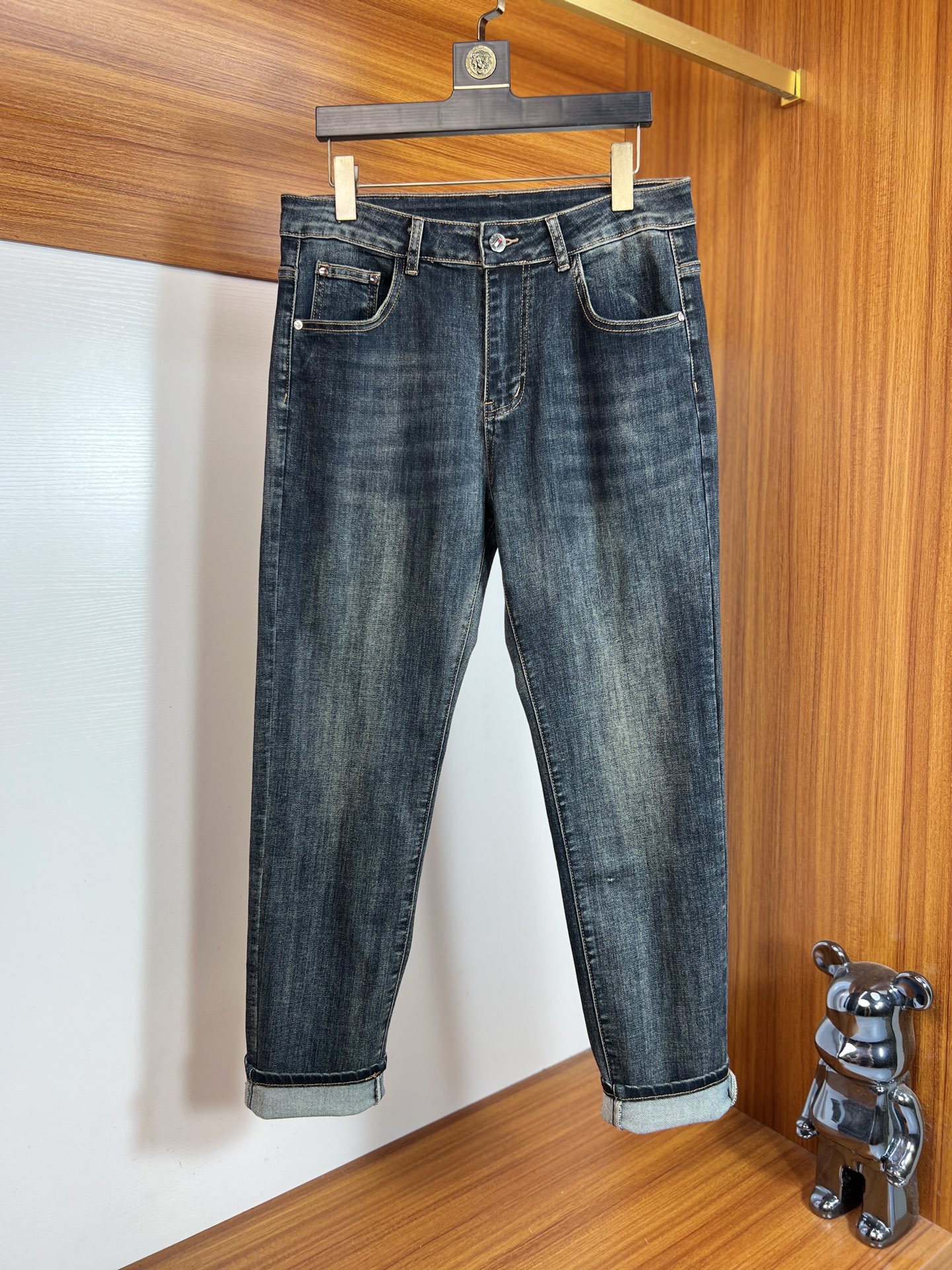 NO:656979,TH 2025 autumn and winter new products, complete with three labels, jeans, good products, no need to introduce too much, look at the details, counter size 29-38, 175/140, upper body size 32, jeans, alexander wang19860909TH 2025秋冬新品 三标齐全 牛仔裤 好货不用过多介绍 看细节 专柜码数29-38 175/140上身32码,,jeans,alexander wang,Men's clothing