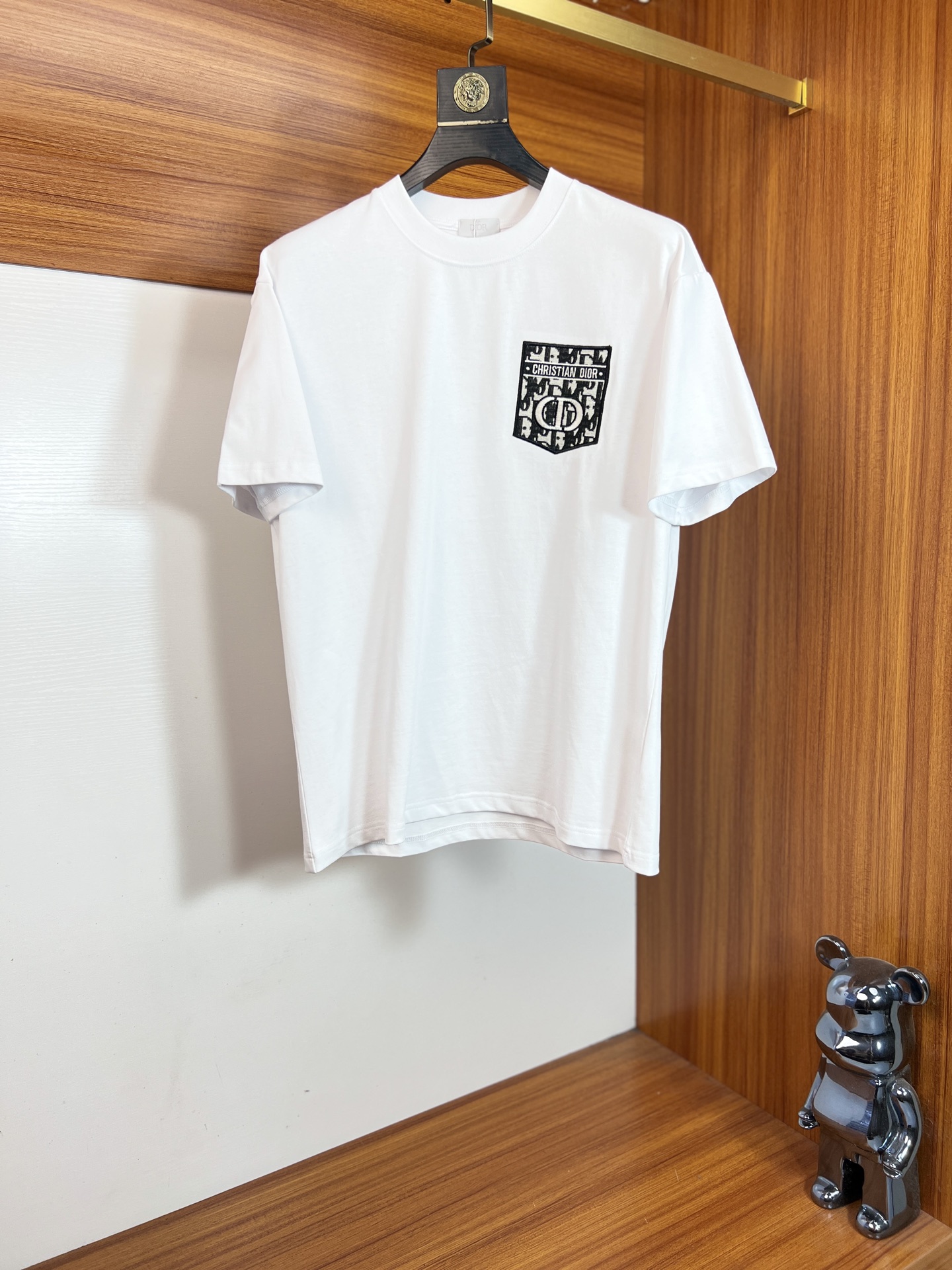 NO:685128,Dior/Dior 2026 spring and summer new products, complete with three labels, pure cotton round neck T-shirt, good product, no need to introduce too much, look at the details, counter size S-XXL 175/140, recommended M, dior, dior, tees, t-shirt,19860909Dior/迪奥 2026年春夏新品上新 三标齐全 纯棉圆领T恤 好货不用过多介绍 看细节 专柜码数S-XXL 175/140建议M,,dior,dior,tees，t-shirt,,Men's clothing