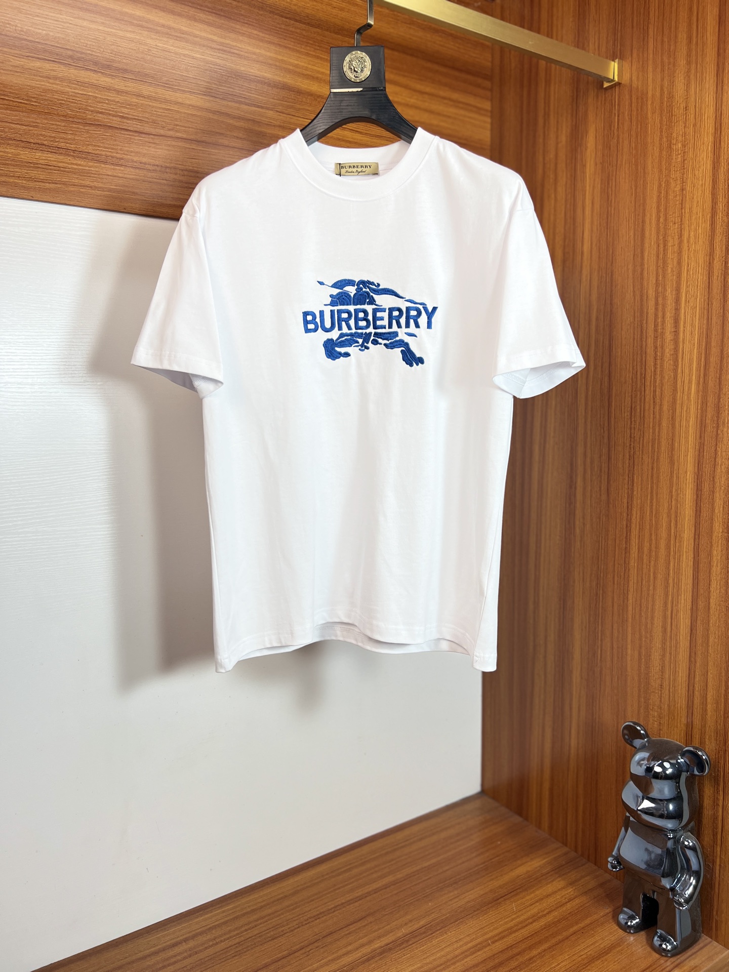 NO:685149,Burberry/Burberry 2026 spring and summer new products, complete with three labels, pure cotton round neck T-shirt, good product, no need to introduce too much, look at the details, counter size S-XXL 175/140, recommended M,, burberry, burberry, tees, t-shirt,19860909Burberry/巴宝莉 2026年春夏新品上新 三标齐全 纯棉圆领T恤 好货不用过多介绍 看细节 专柜码数S-XXL 175/140建议M,,burberry,burberry,tees，t-shirt,,Men's clothing