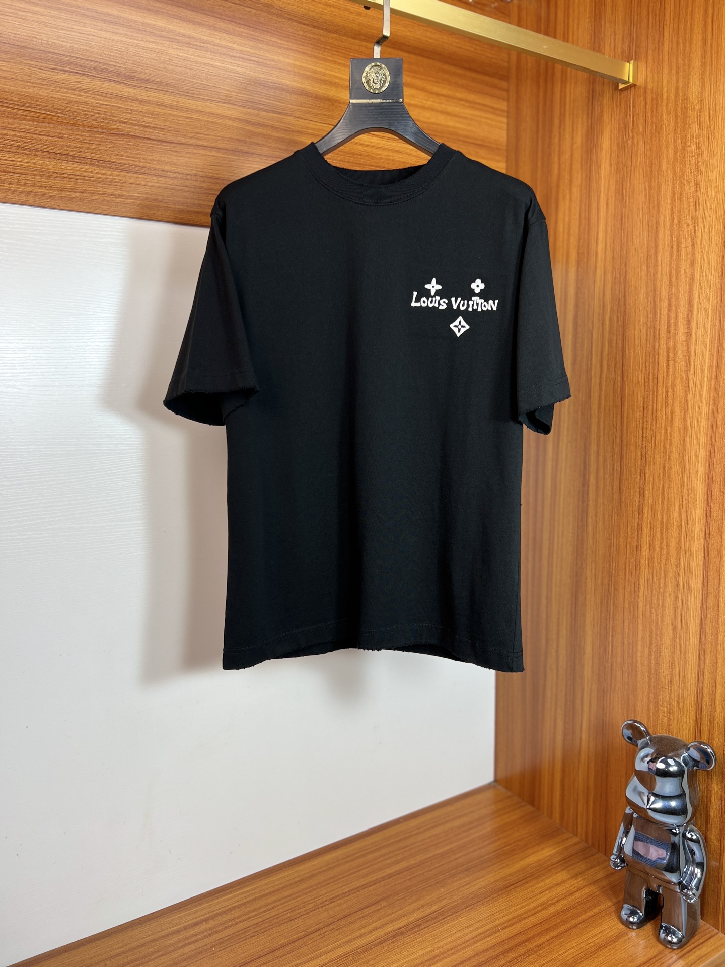 NO:735697,LV/Louis Vuitton 2026 spring and summer new products, complete with three labels, pure cotton round neck short-sleeved T-shirt, size S-XL / recommended M, loose fit, louis vuitton, louis vuitton, T-shirt, tees, t-shirt,19860909LV/路易威登 2026春夏新品上新 三标齐全 纯棉圆领短袖T恤 码数S-XL /建议M 宽松版型,,louis vuitton,louis vuitton,T-shirt,tees，t-shirt,,Men's clothing